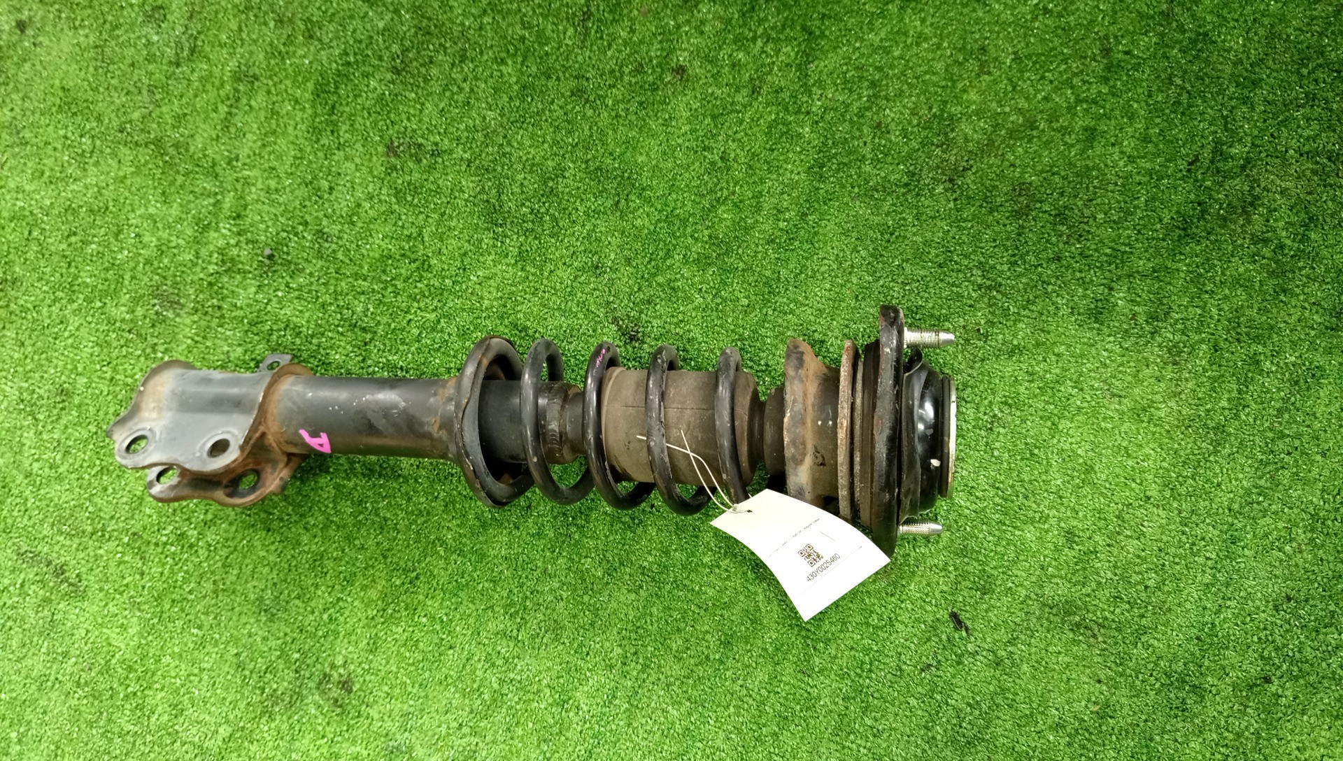 Стойка правая передняя NISSAN CLIPPER U71V 3G83 1 ракурс