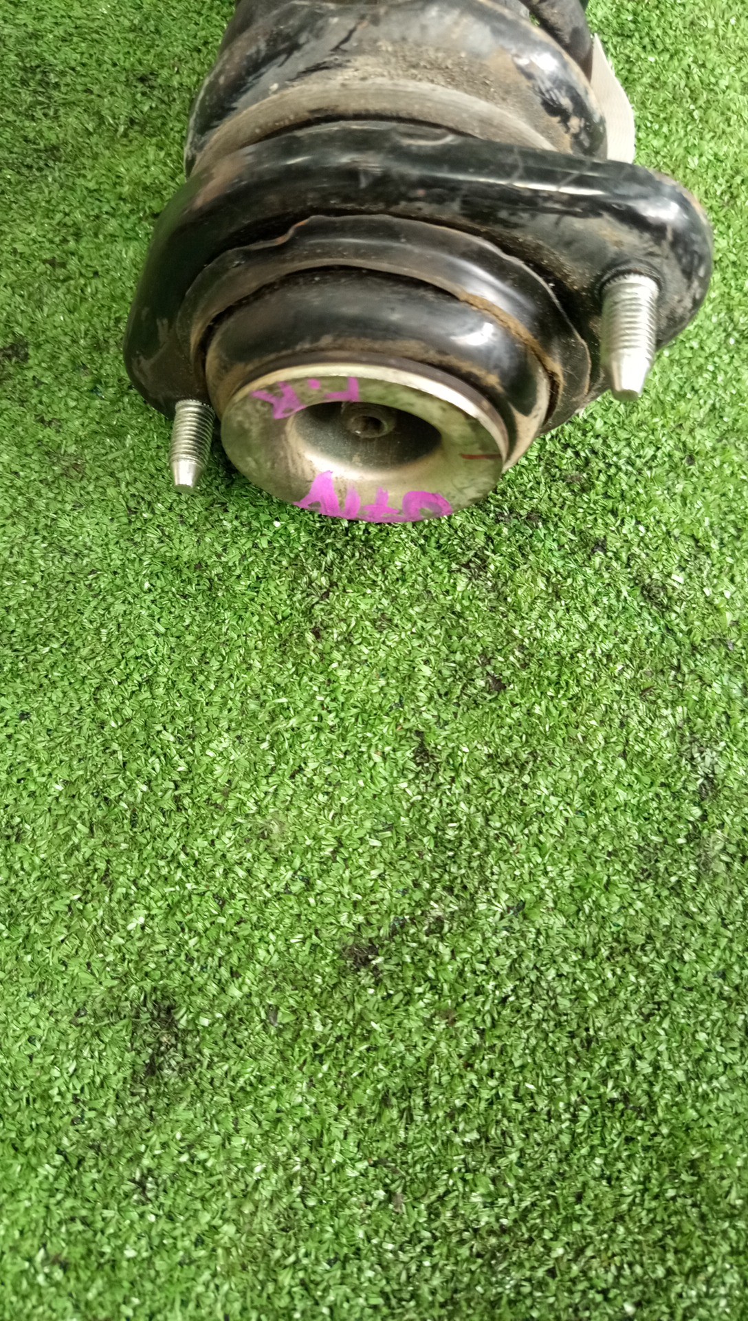 Стойка правая передняя NISSAN CLIPPER U71V 3G83 2 ракурс