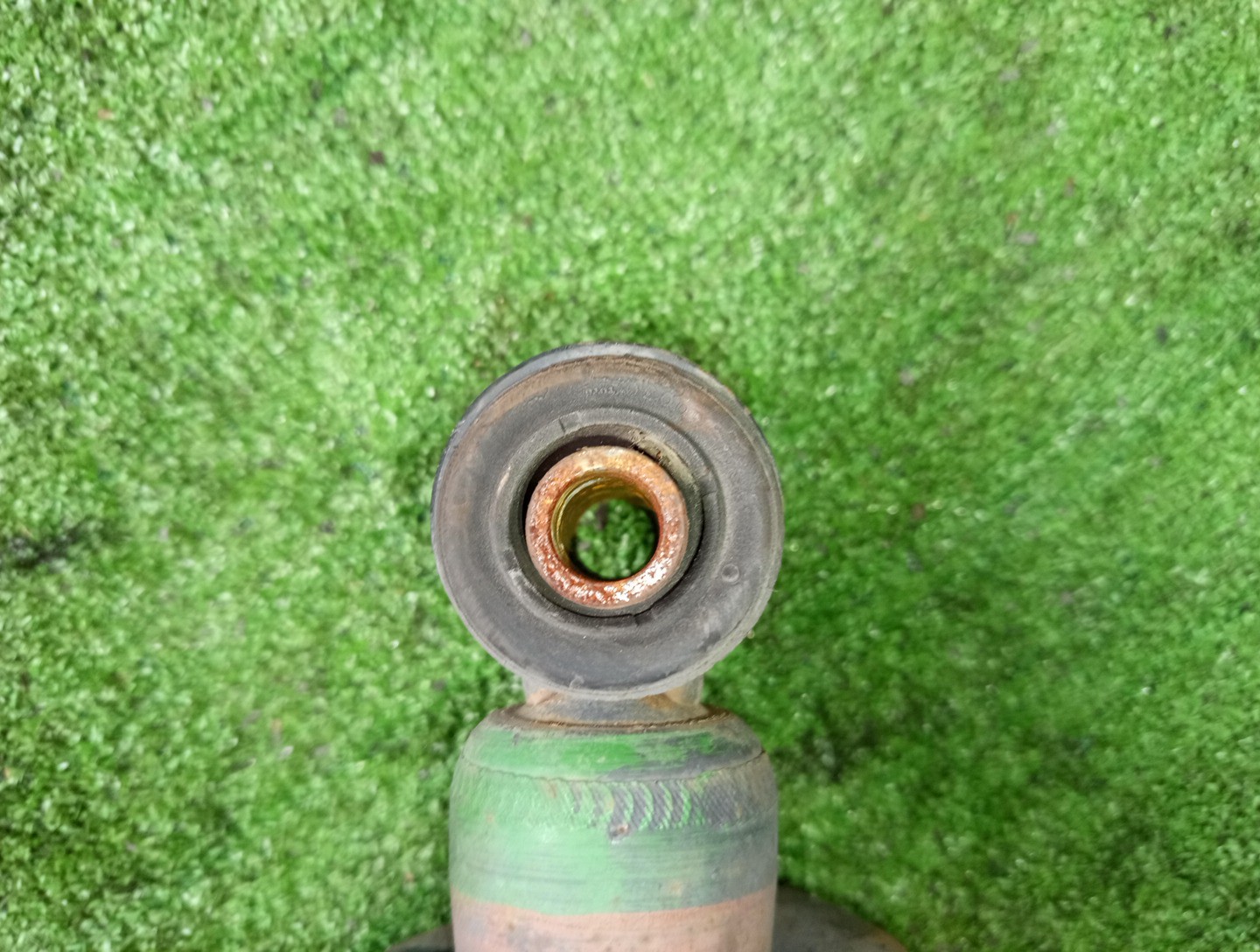 Стойка правая задняя TOYOTA BREVIS, CROWN, PROGRES, ALTEZZA, VEROSSA, MARK II JCG10, JCG11, JCG15, GS171, JZS175, JZS171, JZS173, JZS179, JKS175, GXE10, SXE10, JCE10, GXE15, JCE15, GX110, JZX110, GX115, JZX115 1JZ-FSE, 2JZ-FSE, 1G-FE, 1JZ-GE, 2JZ-GE,