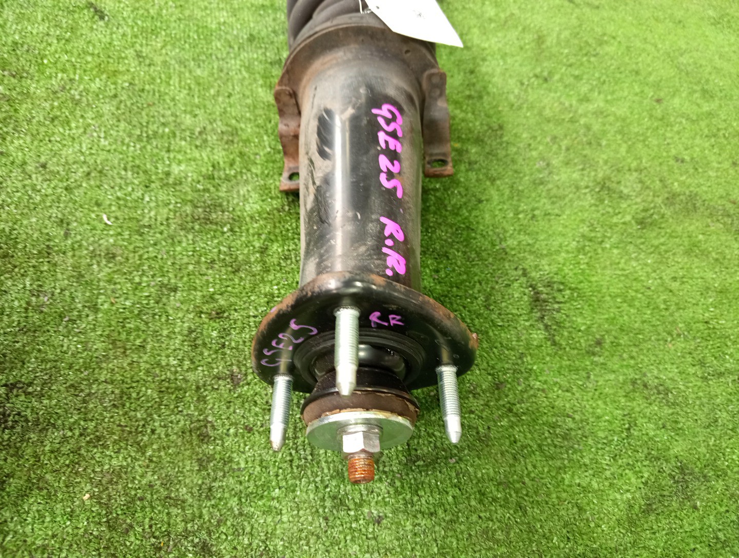 Стойка правая задняя LEXUS CROWN, MARK X, IS250 GRS201, GRS181, GRS183, GRS203, GRX125, GRX135, GSE25 4GR-FSE, 3GR-FSE 2 ракурс Стойка правая задняя LEXUS CROWN, MARK X, IS250 GRS201, GRS181, GRS183, GRS203, GRX125, GRX135, GSE25 4GR-FSE, 3GR-FSE 2 ракурс