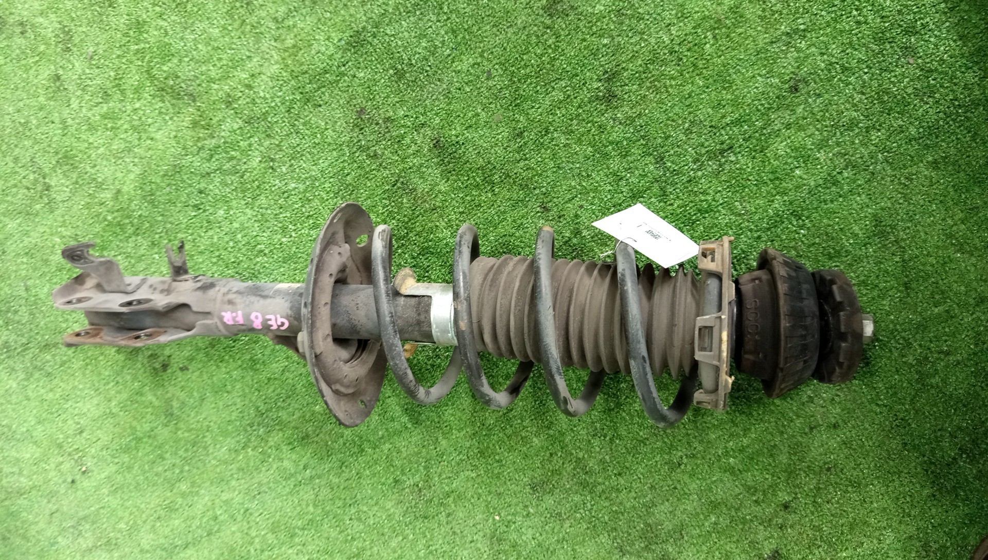 Стойка правая передняя HONDA FIT, FIT SHUTTLE GE6, GP1, GP4, GE8, GG7, GP2 L13A, LDA, LEA, L15A 1 ракурс