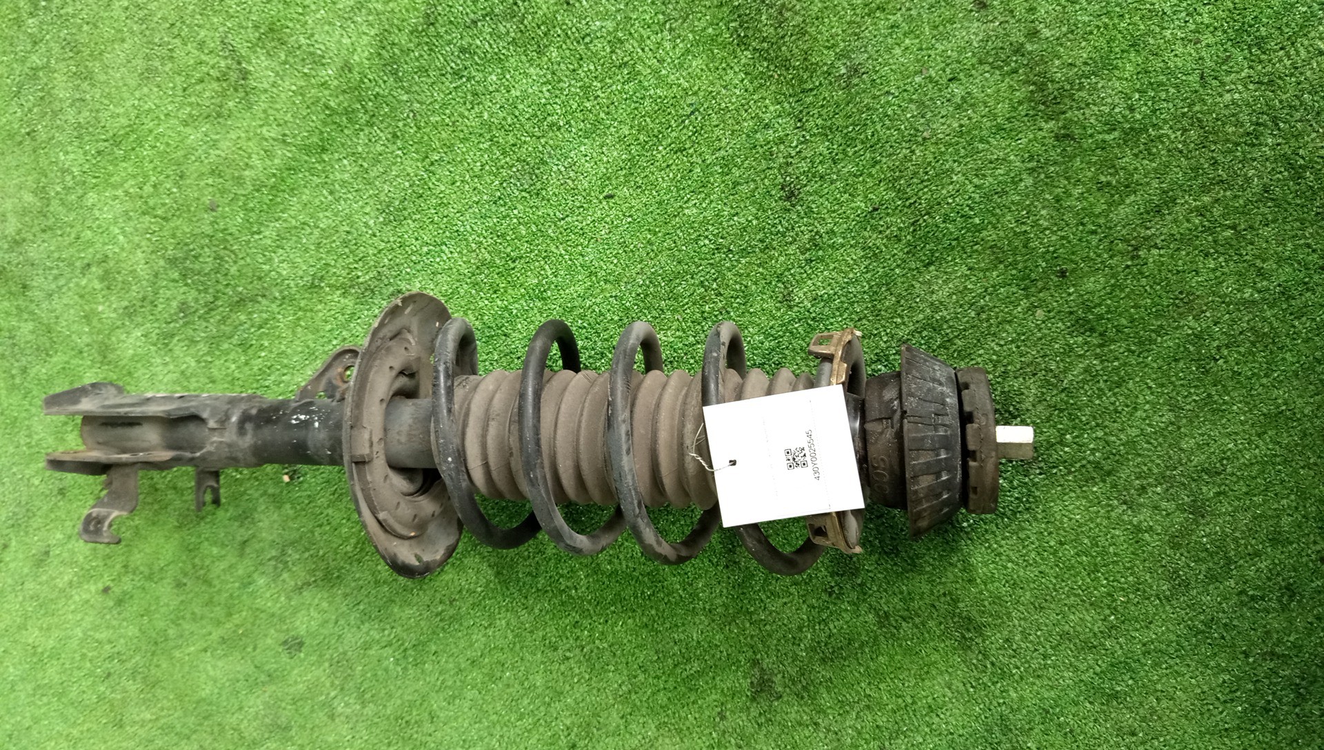 Стойка левая передняя HONDA FIT, FIT SHUTTLE GE6, GP1, GP4, GE8, GG7, GP2 L13A, LDA, LEA, L15A 1 ракурс