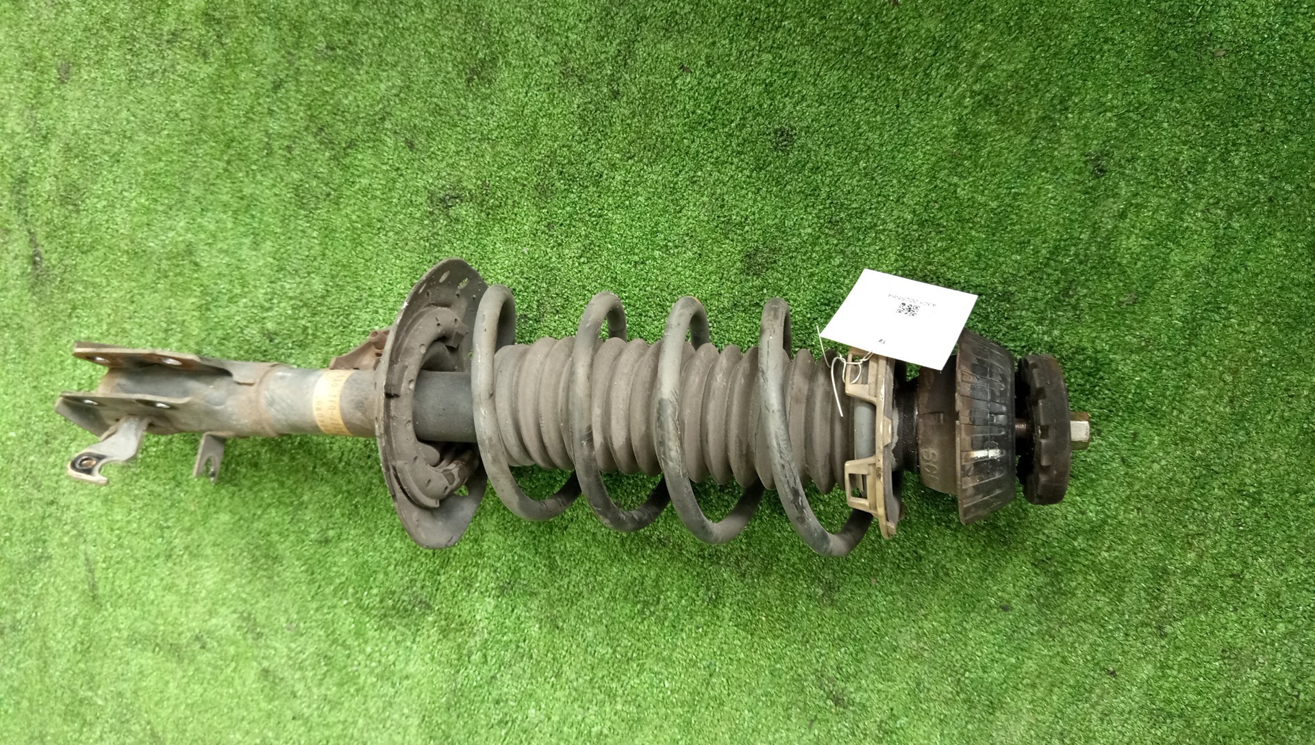 Стойка левая передняя HONDA FIT, FIT SHUTTLE GE6, GP1, GP4, GE8, GG7, GP2 L13A, LDA, LEA, L15A 1 ракурс