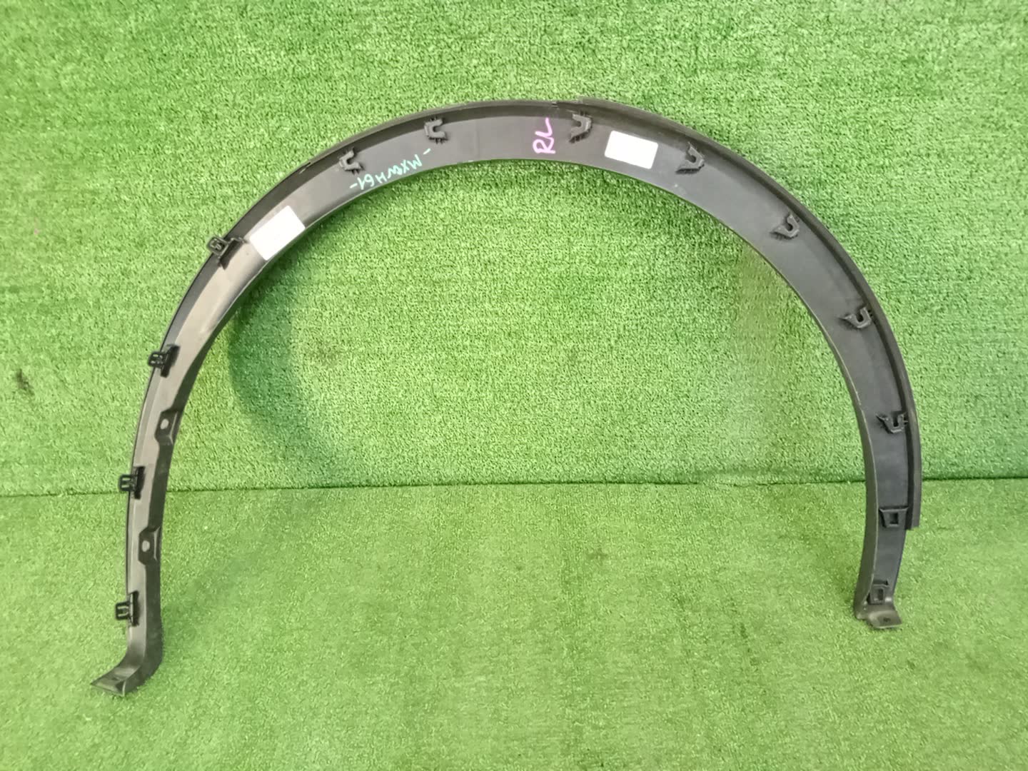 Уширитель крыла левый задний TOYOTA PRIUS MXWH60 75606-47010 2 ракурс