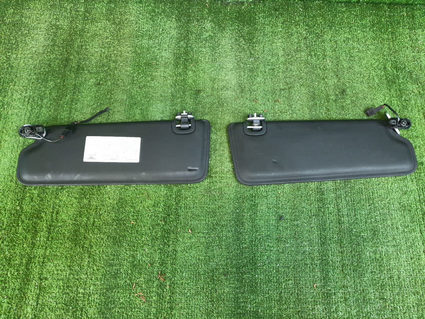 Козырек левый BENTLEY FLYING SPUR 3W2 1 ракурс