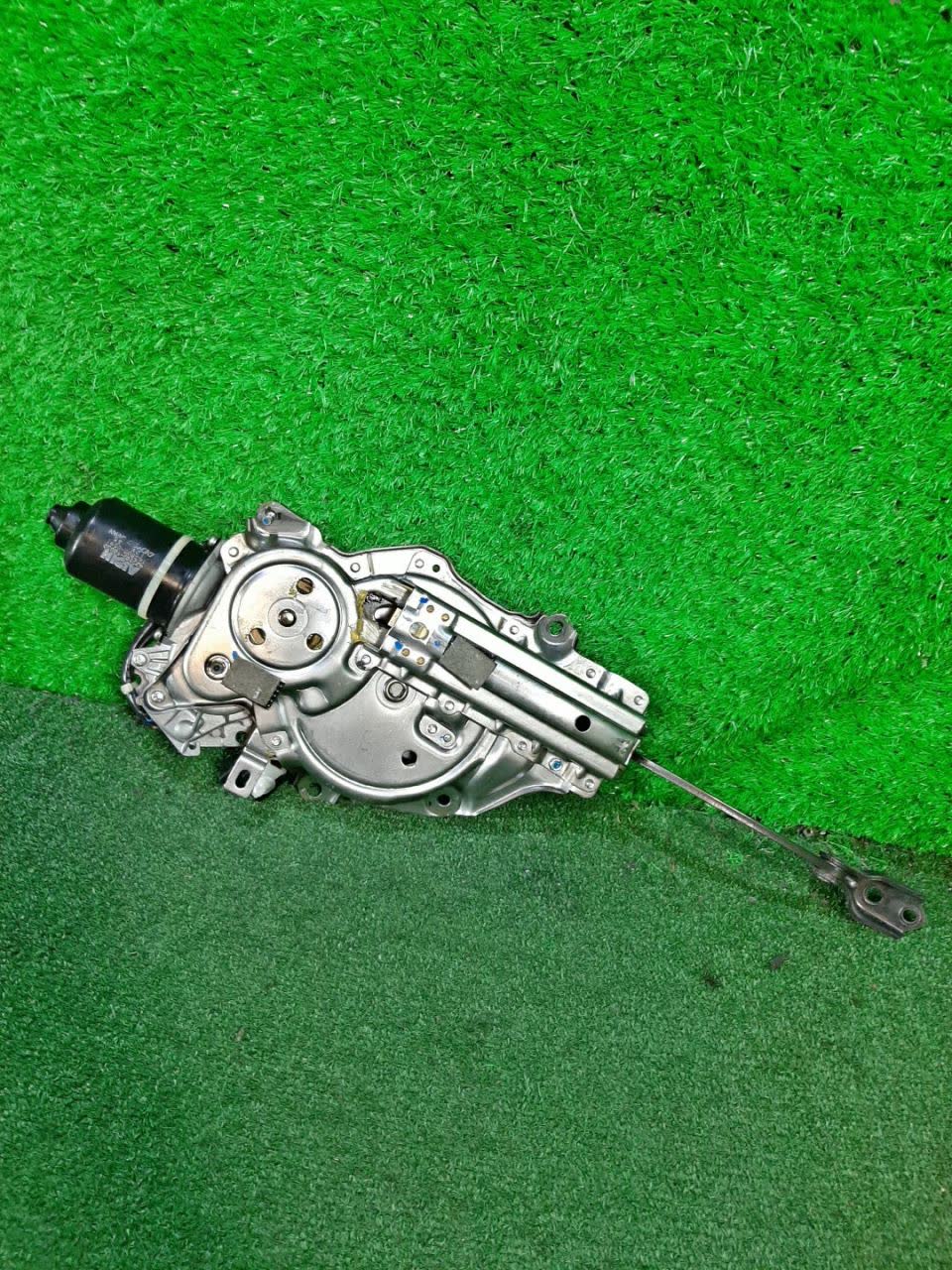Доводчик двери задний TOYOTA HARRIER MCU36W 68910-48010 2 ракурс