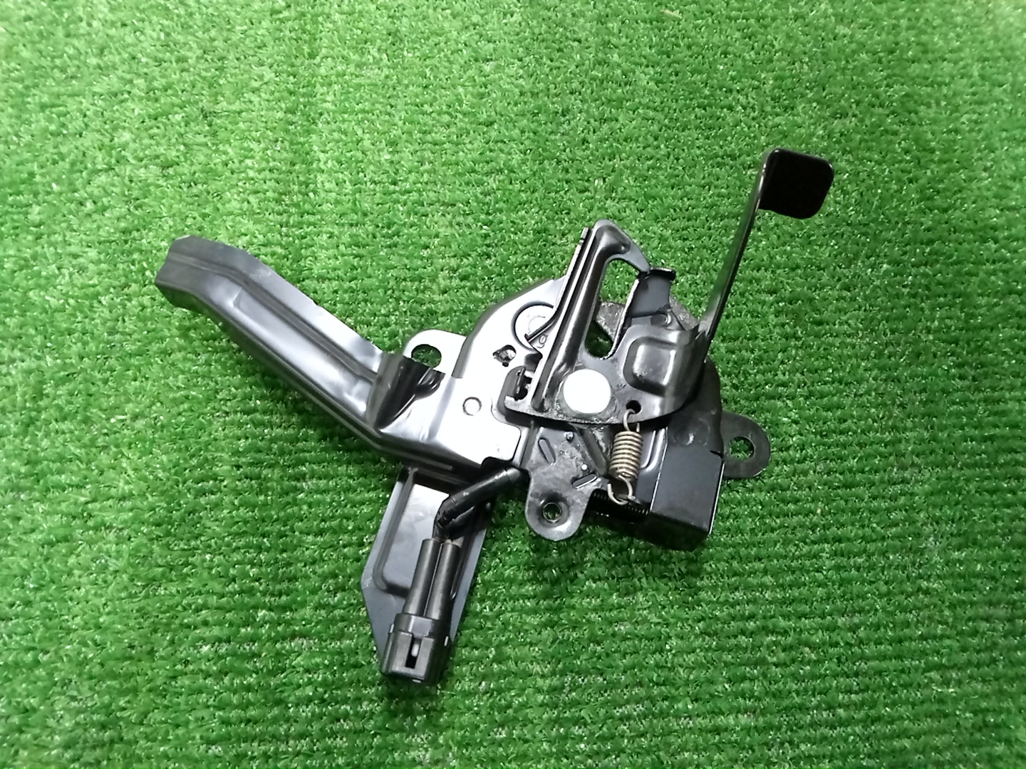 Замок капота TOYOTA CROWN ARS220 53510-30390 1 ракурс