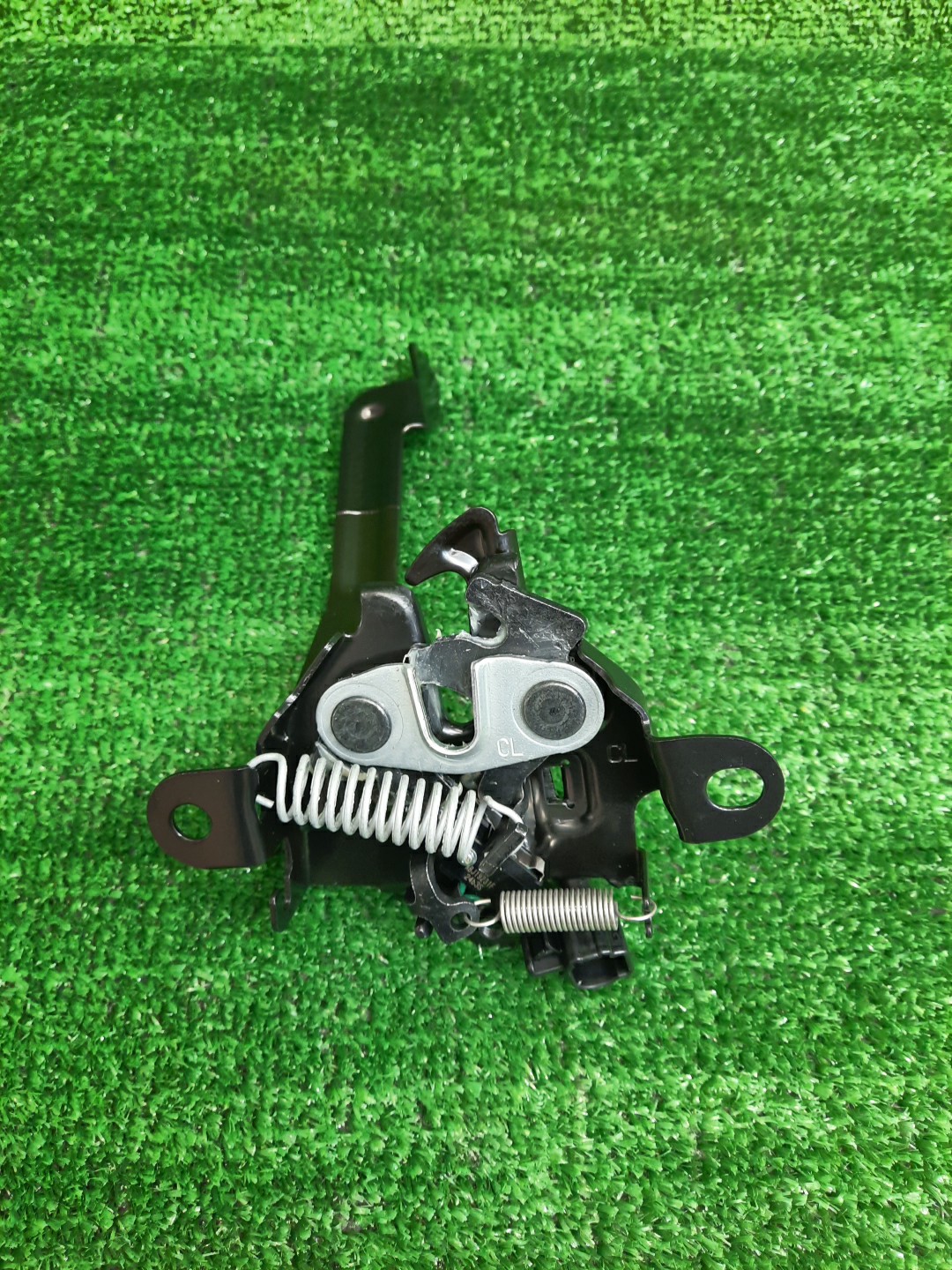 Замок капота TOYOTA LAND CRUISER VJA300 53510-60470 4 ракурс