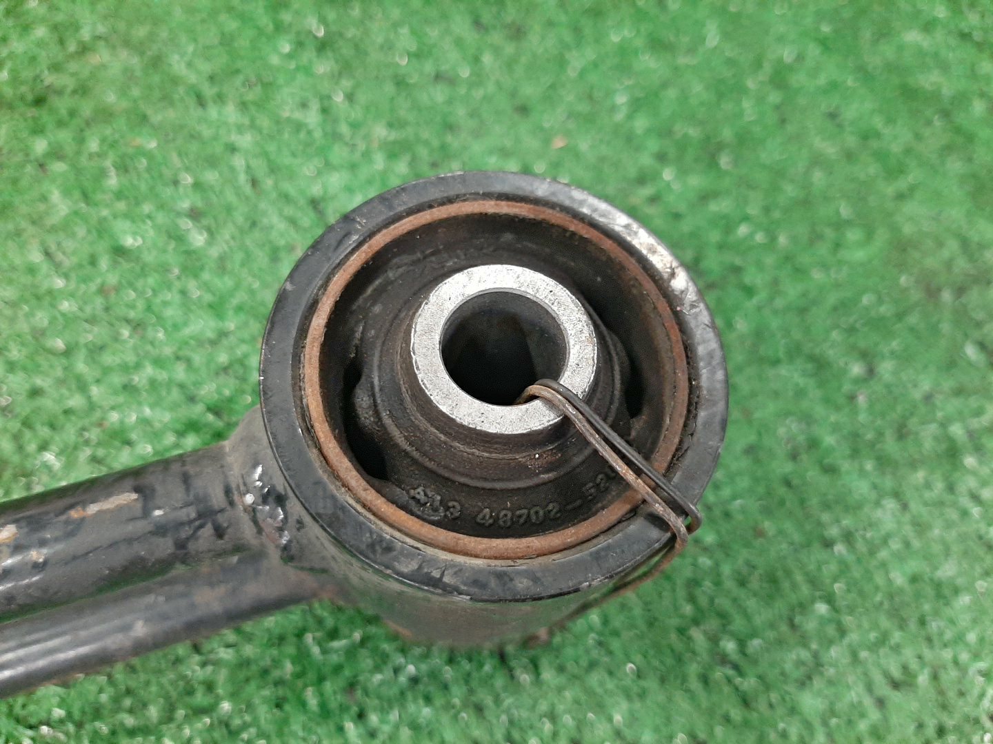 Тяга продольная левая задняя TOYOTA PROBOX NHP160V 1NZ-FXE 3 ракурс