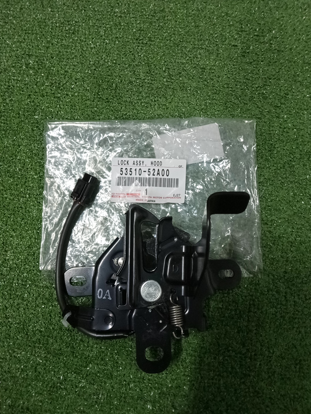 Замок капота TOYOTA YARIS GXPA16 G16E-GTS 53510-52A00 1 ракурс