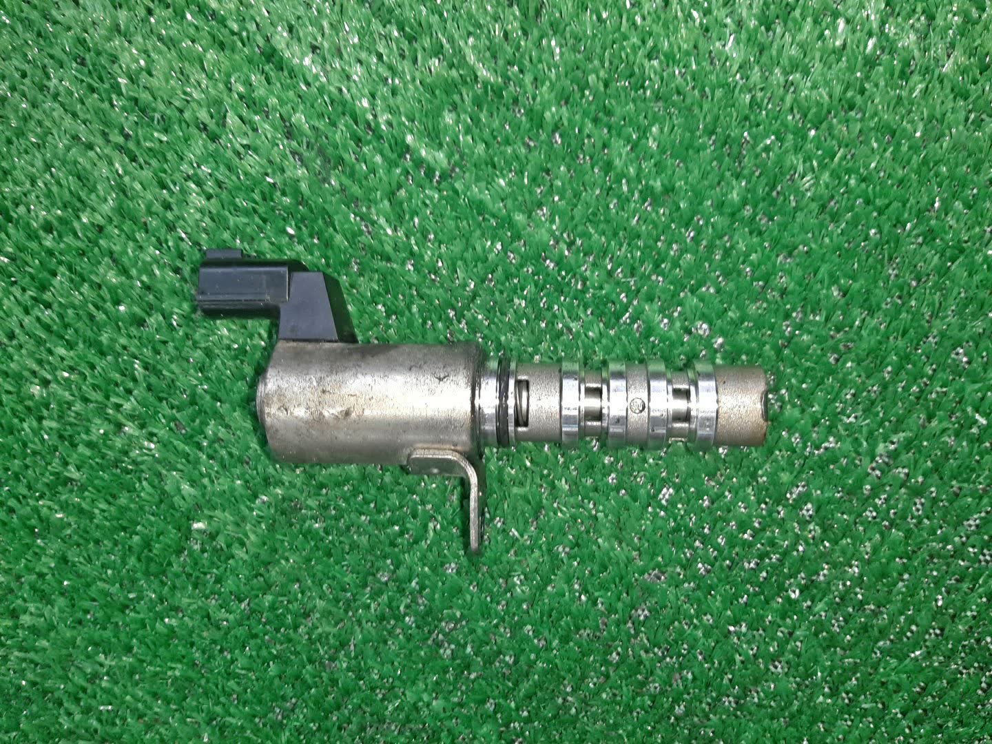 Клапан vvt-i NISSAN BLUEBIRD SYLPHY NG11 HR15DE 9318D31215 1 ракурс