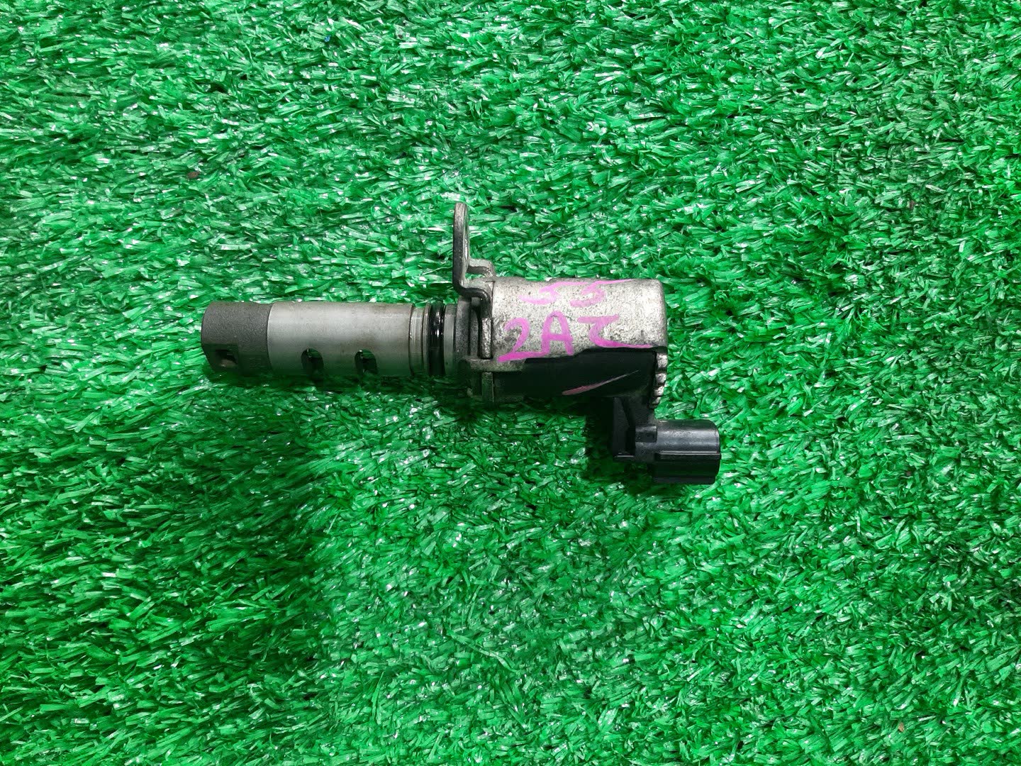 Клапан vvt-i TOYOTA ESTIMA ACR55W 2AZ-FE 15330-28020 1 ракурс