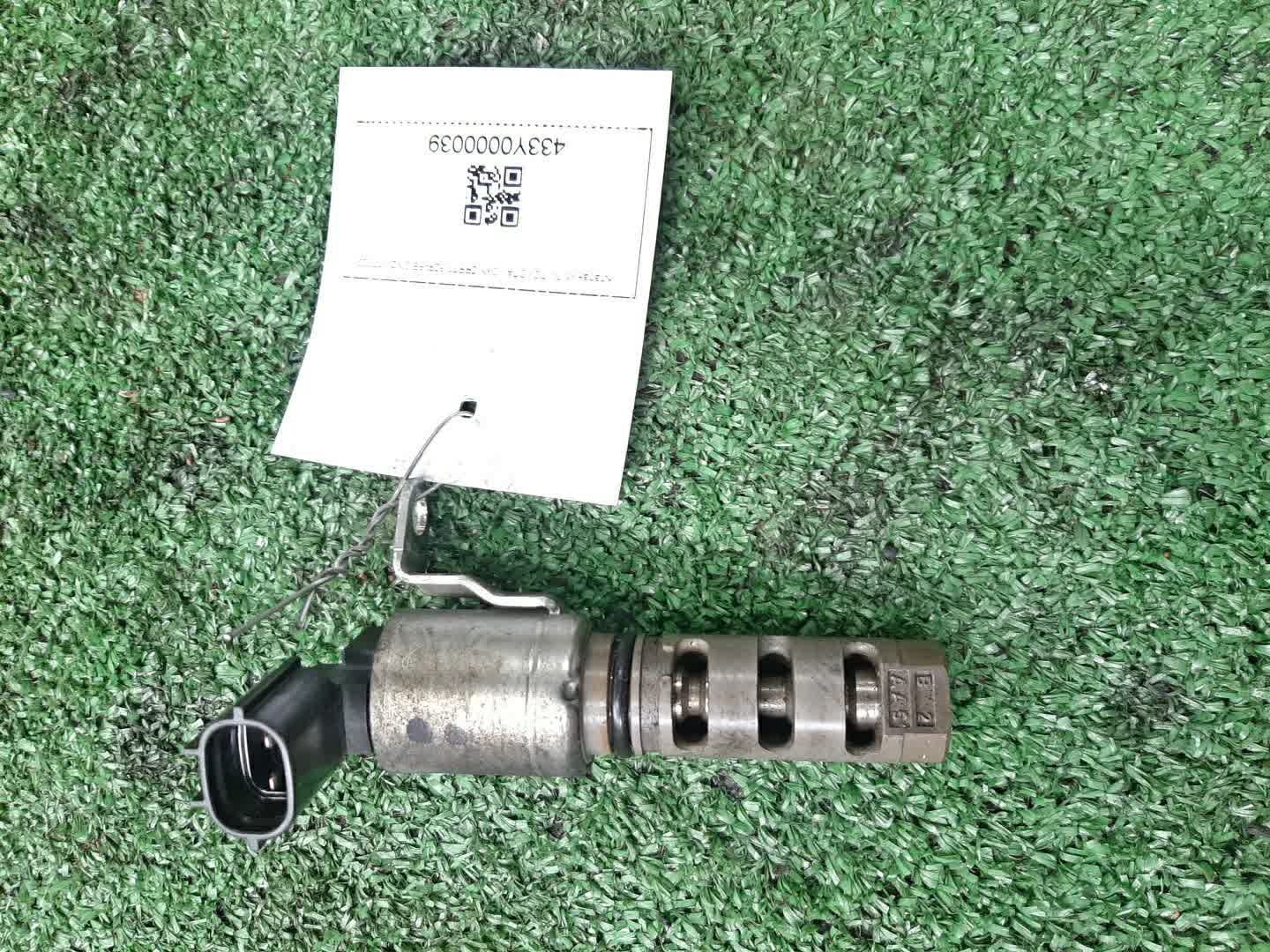 Клапан vvt-i TOYOTA VOXY ZRR70G 3ZR-FE 2 ракурс