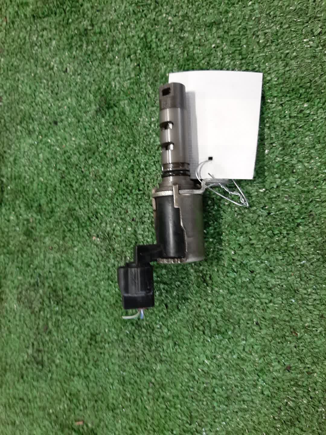 Клапан vvt-i TOYOTA NOAH AZR60G 1AZ-FSE 15330-28020 1 ракурс