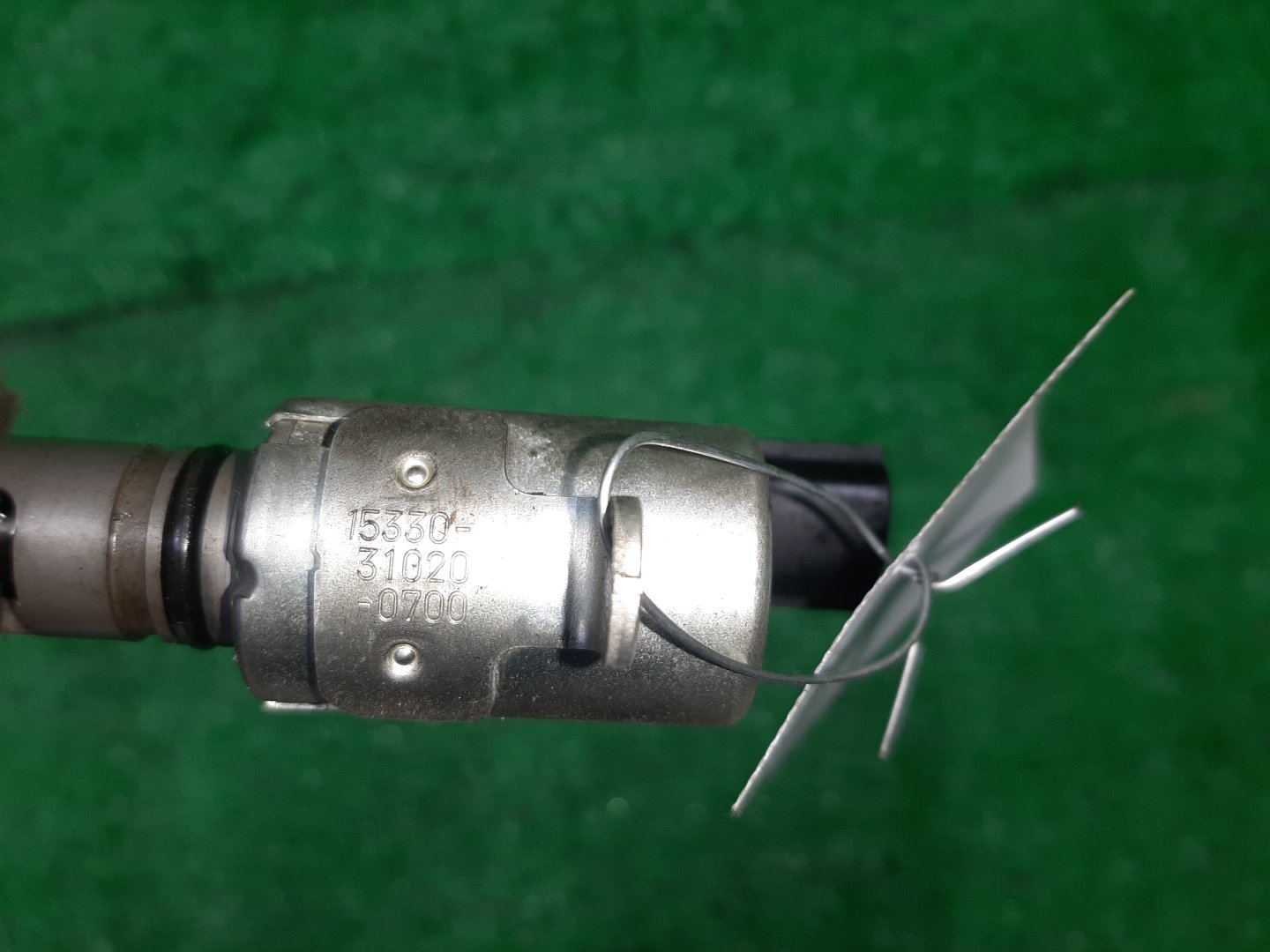 Клапан vvt-i левый TOYOTA CROWN GRS180 4GR-FSE 15330-31020 2 ракурс
