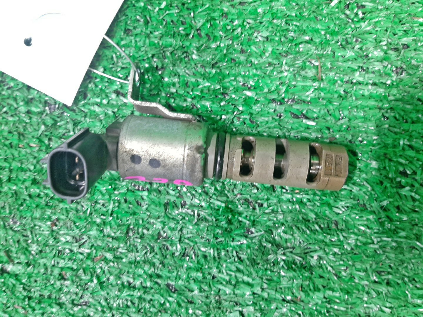 Клапан vvt-i TOYOTA NOAH ZRR70G 3ZR-FAE 337020-5020 1 ракурс
