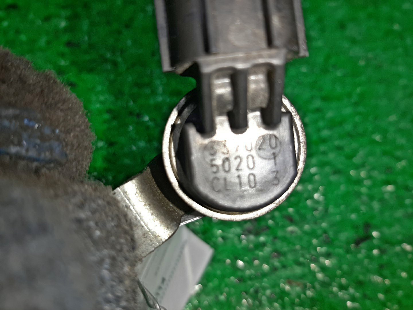 Клапан vvt-i TOYOTA NOAH ZRR70G 3ZR-FAE 337020-5020 2 ракурс