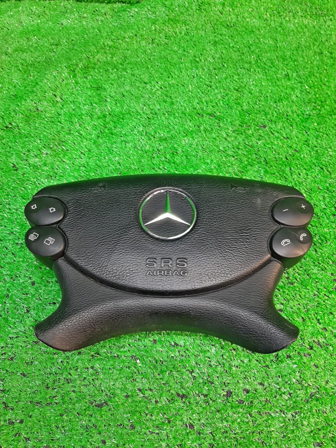 Airbag водительский MERCEDES-BENZ CLS-Class 219356C A2198601502 1 ракурс