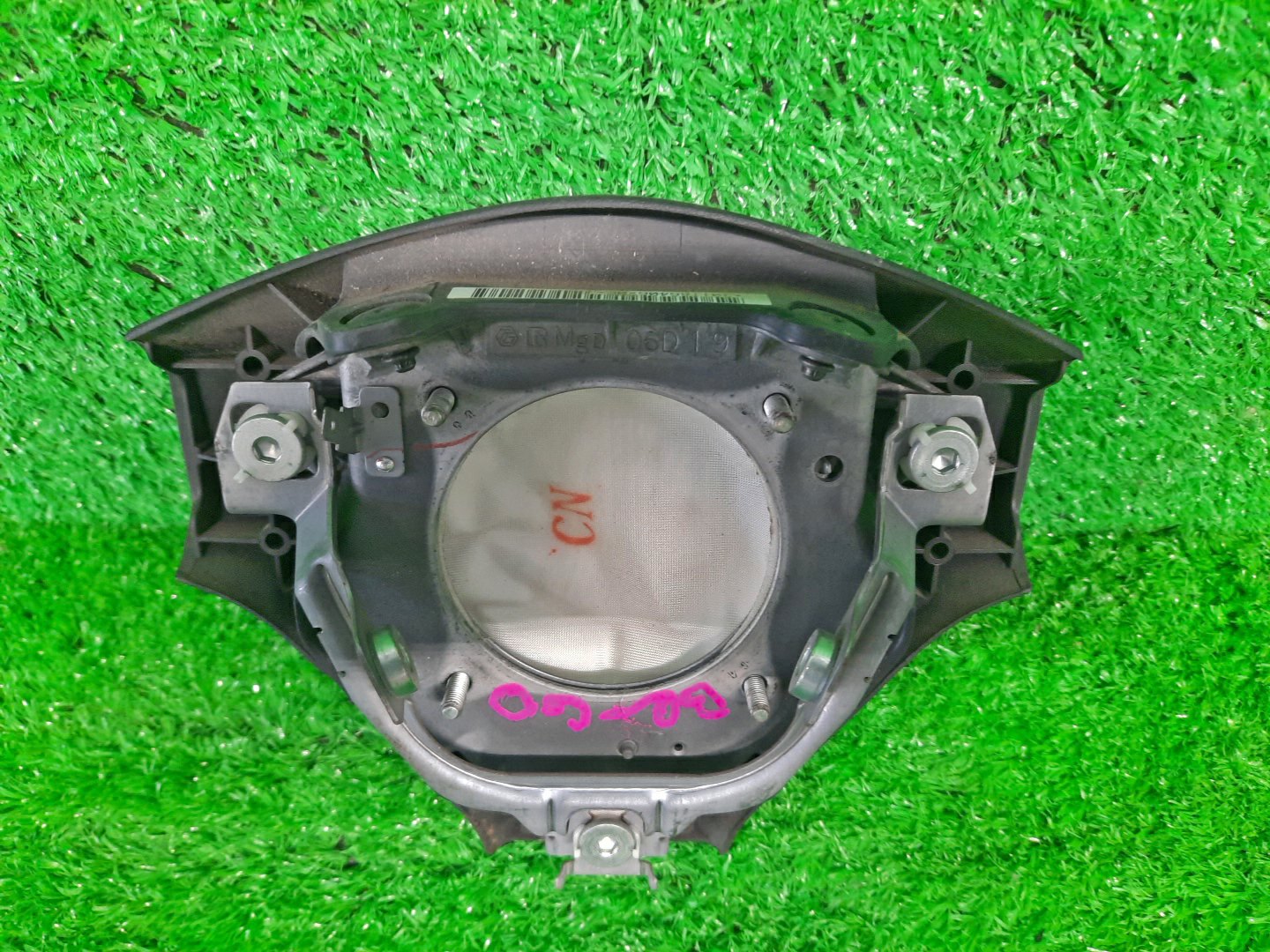 Airbag водительский DAIHATSU BE-GO J210G 2 ракурс