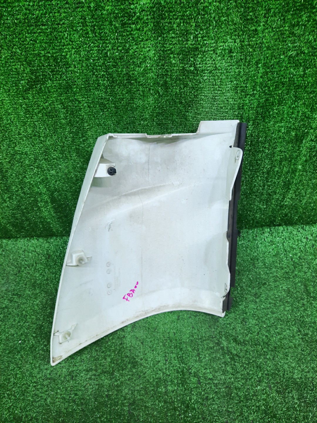 Щека правая MITSUBISHI FUSO CANTER FBA00 MK617933 2 ракурс