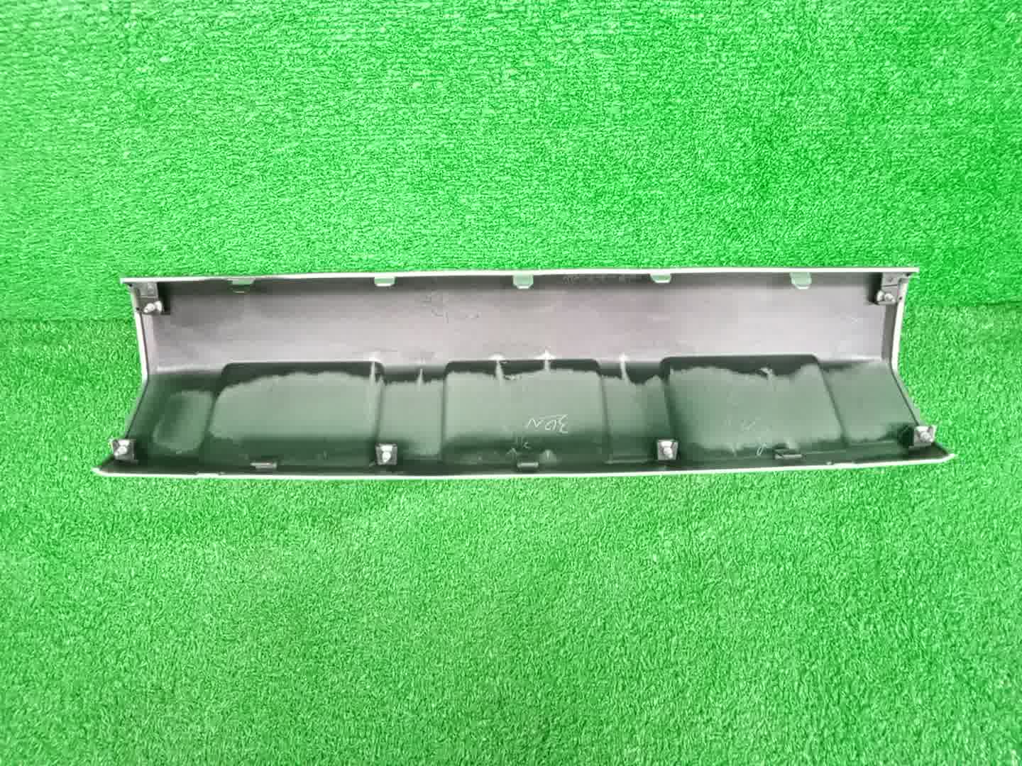 Заглушка бампера передняя TOYOTA FJ CRUISER GSJ15 53901-35180 2 ракурс Заглушка бампера передняя TOYOTA FJ CRUISER GSJ15 53901-35180 2 ракурс
