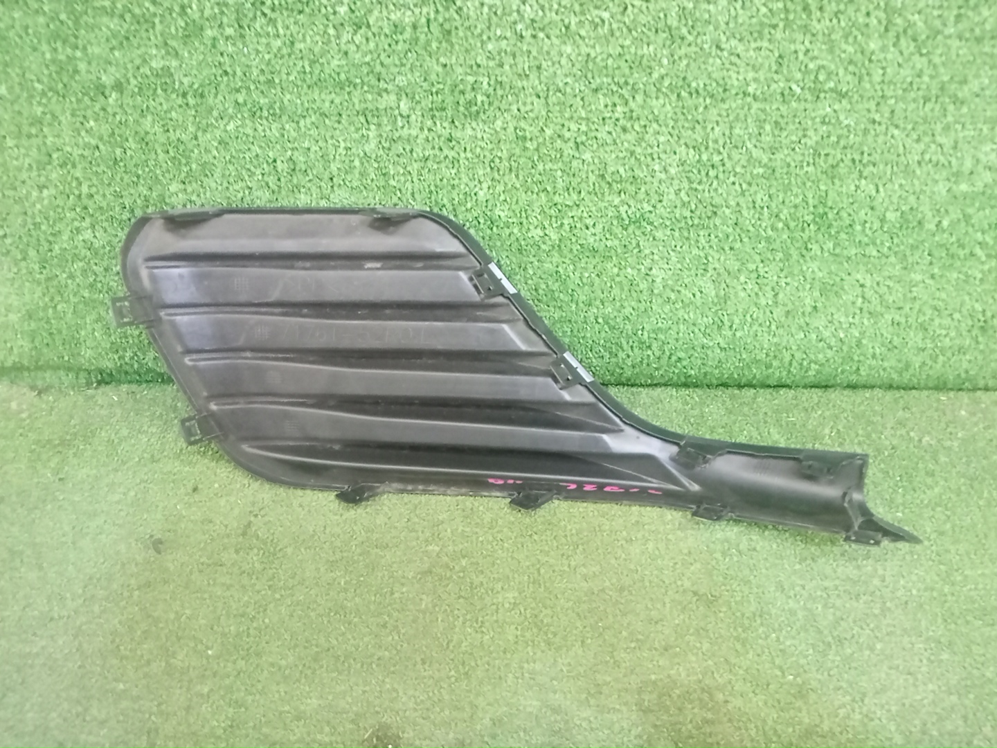 Заглушка бампера задняя BMW 5-Series E60 51127896626-04 2 ракурс