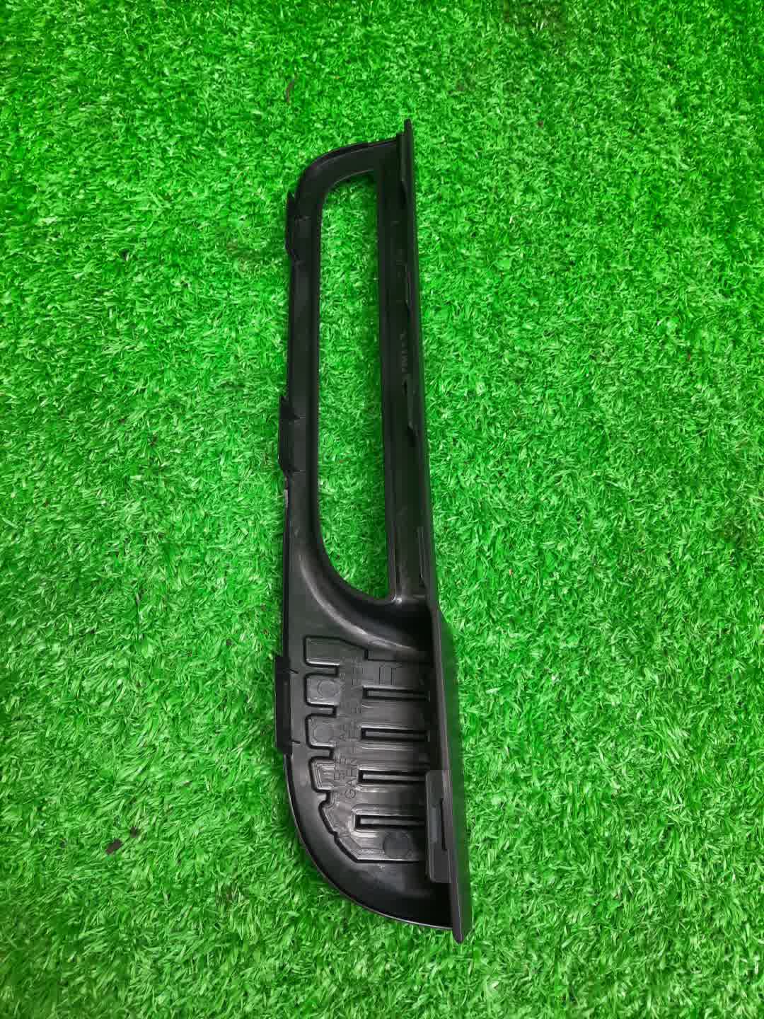 Заглушка бампера правая задняя HONDA STEPWGN RP4 71505-TAA-N01 2 ракурс