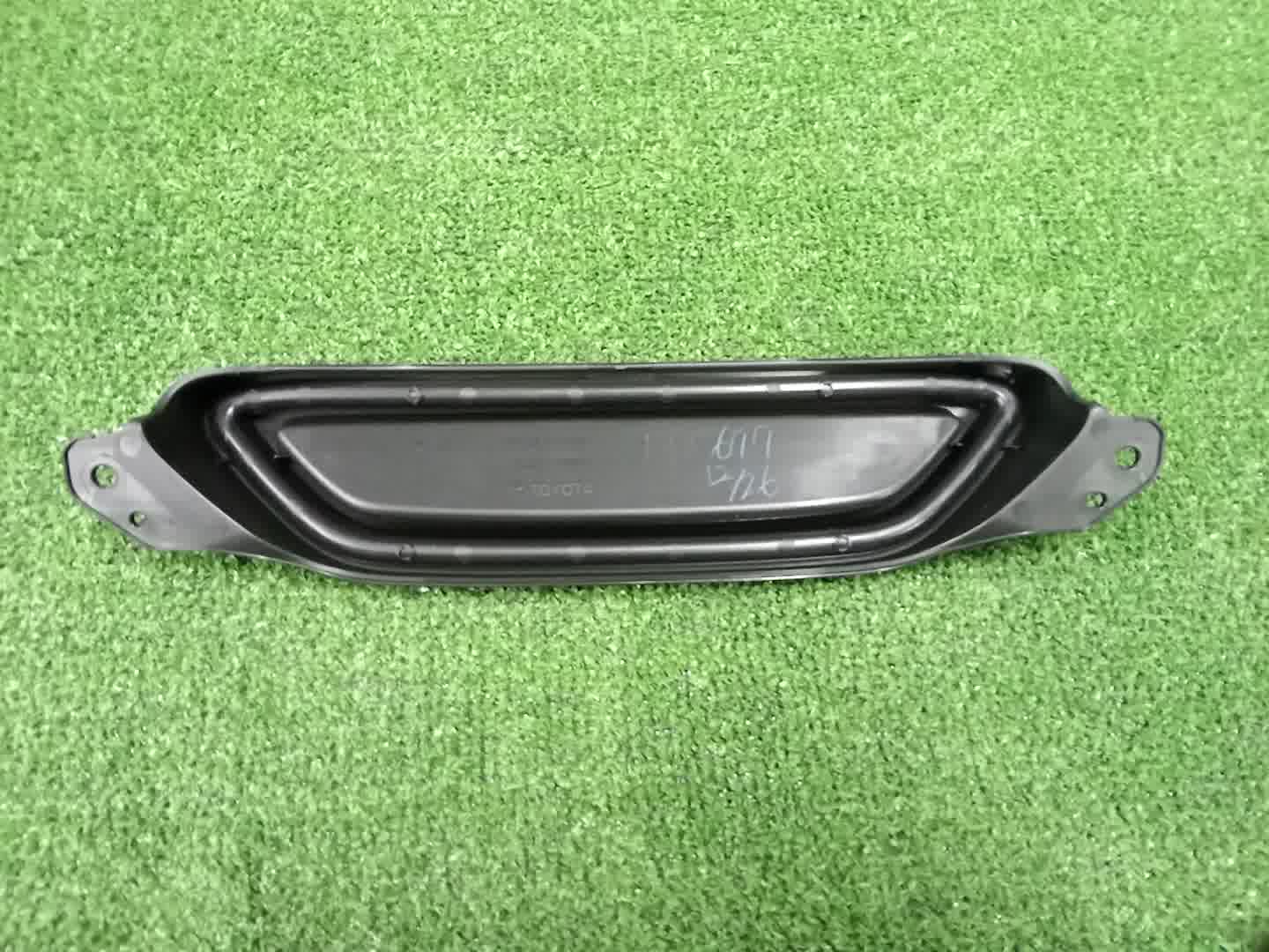 Заглушка бампера задняя TOYOTA C-HR NGX10 81481-10050 2 ракурс
