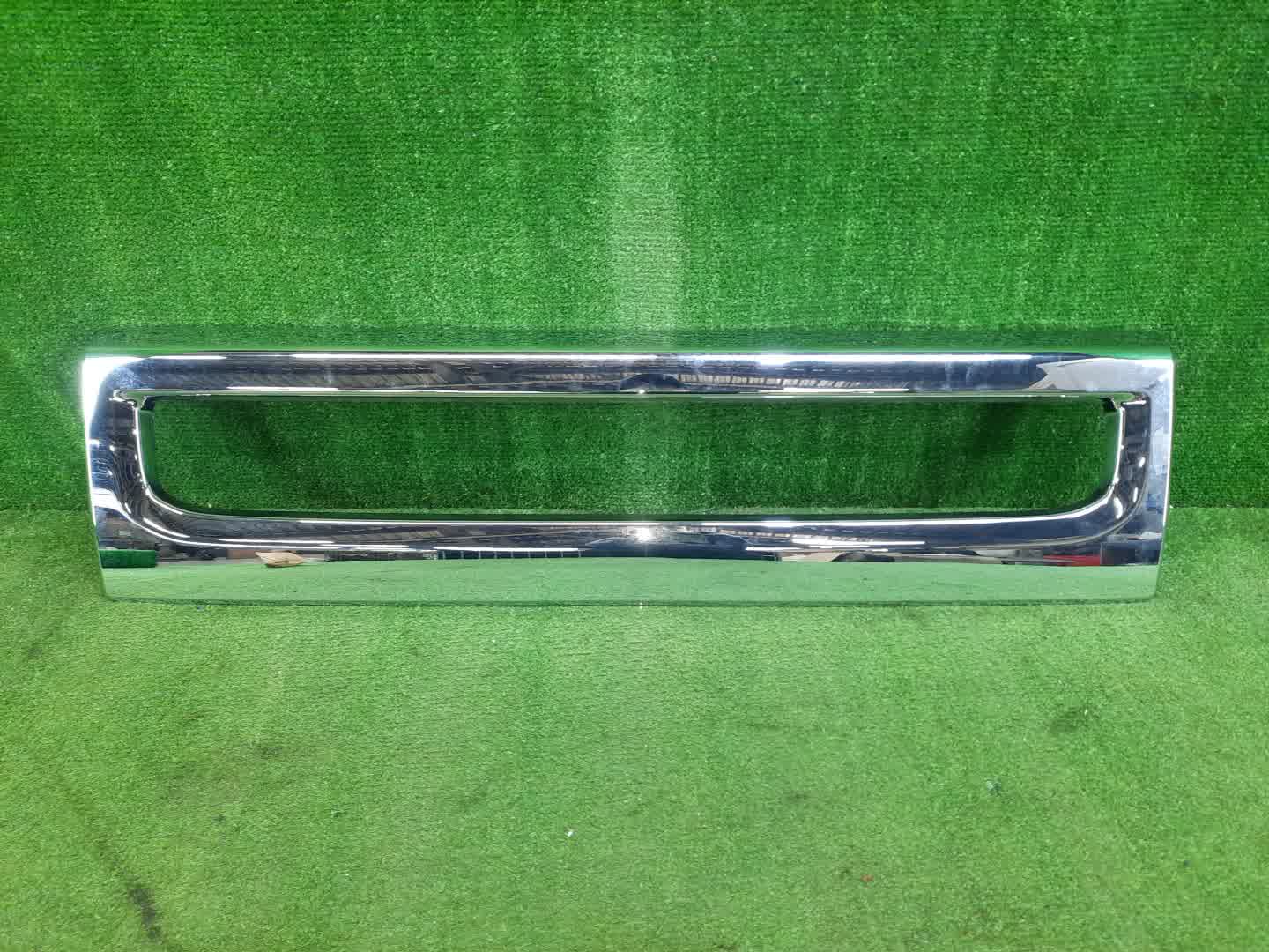 Заглушка бампера передняя TOYOTA LAND CRUISER HZJ76 52711-60030 1 ракурс