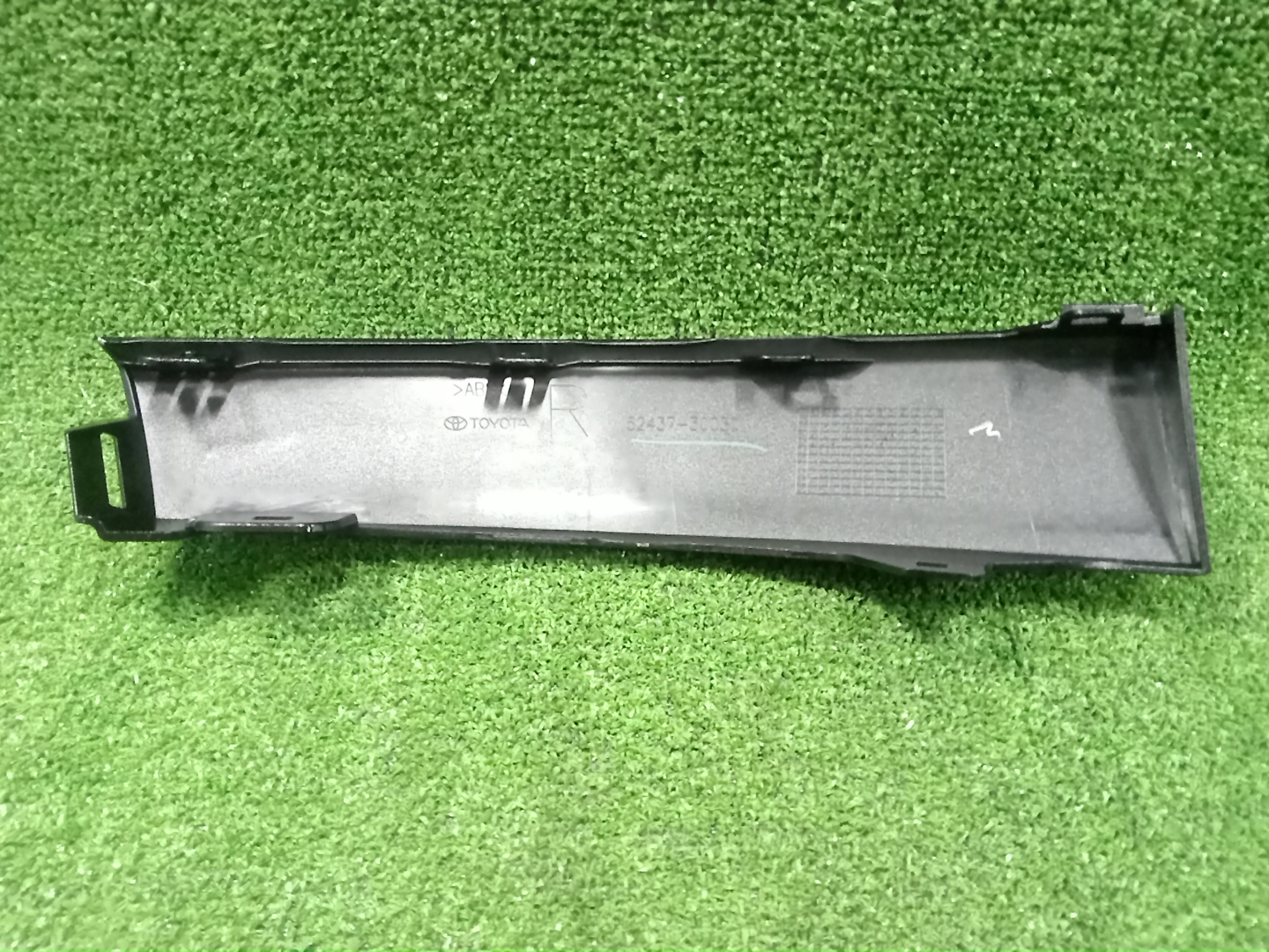 Заглушка бампера правая передняя TOYOTA CROWN AZSH36W 52437-30030-C0 2 ракурс