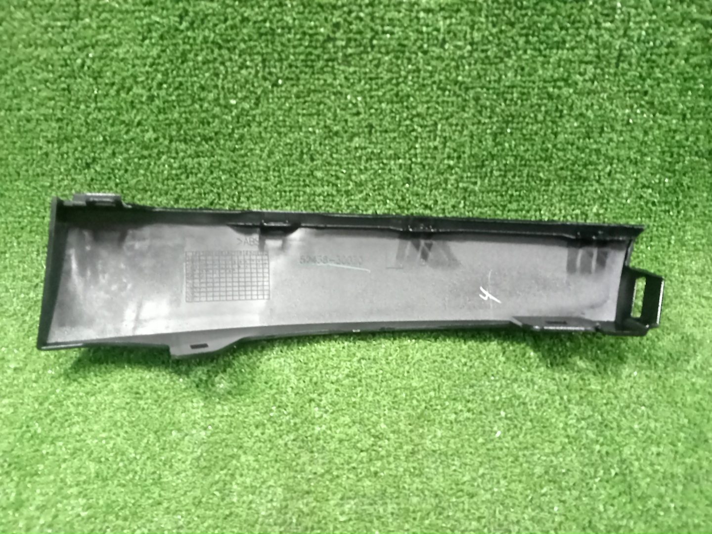 Заглушка бампера левая передняя TOYOTA CROWN AZSH36W 52438-30030-C0 2 ракурс