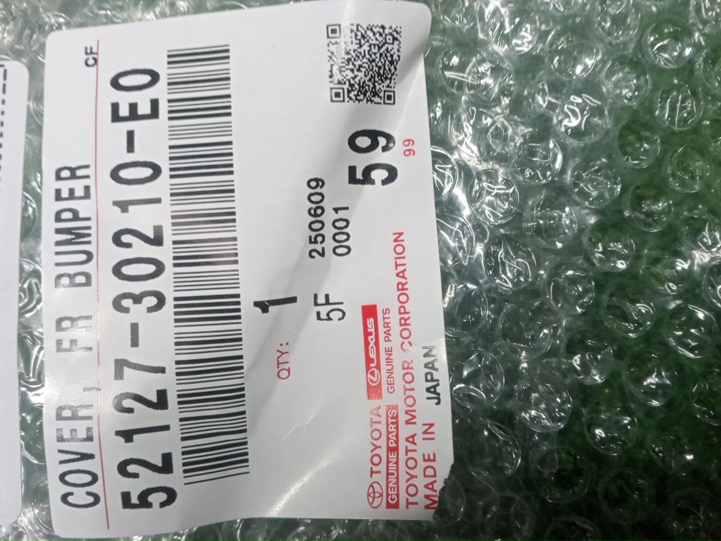Заглушка бампера правая передняя TOYOTA CROWN AZSH36W 52127-30210-E0 3 ракурс