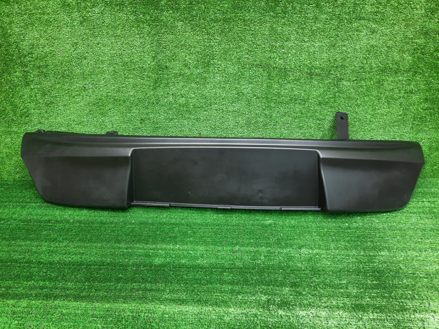 Заглушка бампера задняя TOYOTA AURIS NRE185H 52453-12050 1 ракурс
