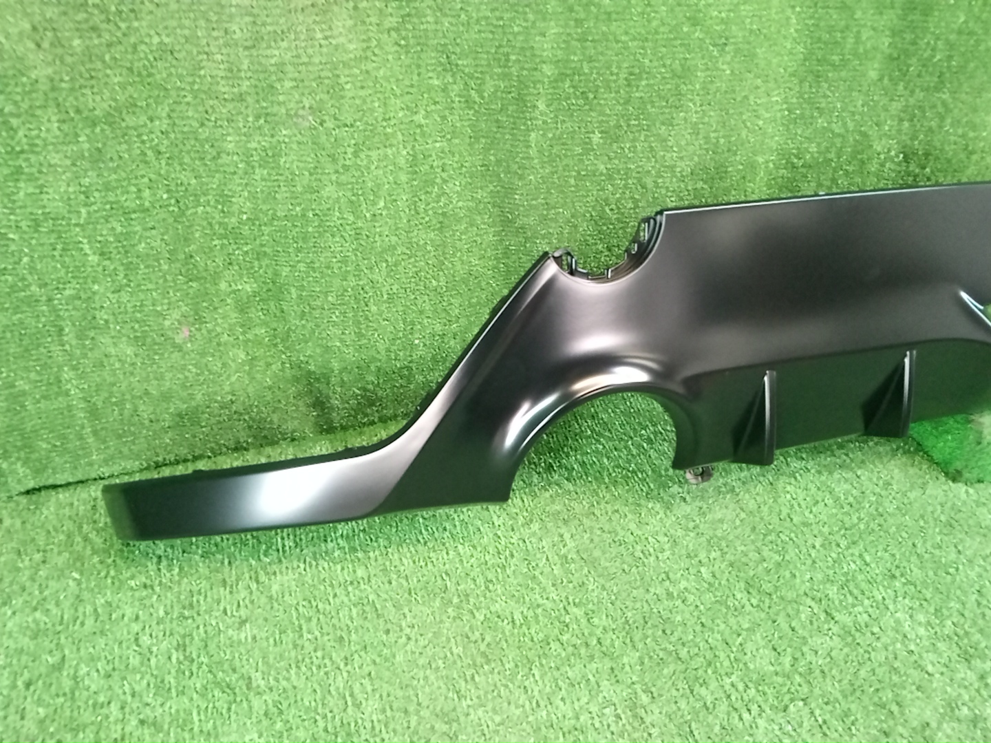 Заглушка бампера задняя TOYOTA YARIS GXPA16 G16E-GTS 52453-52170 2 ракурс