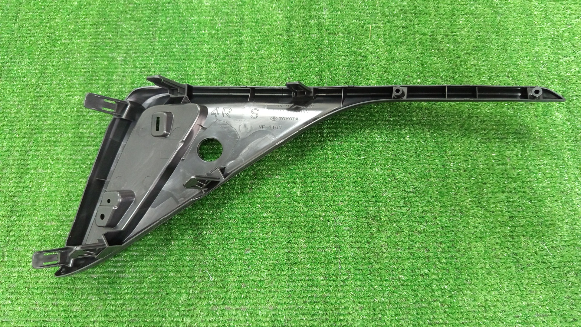 Заглушка бампера правая задняя TOYOTA C-HR ZYX11 52163-10060 2 ракурс