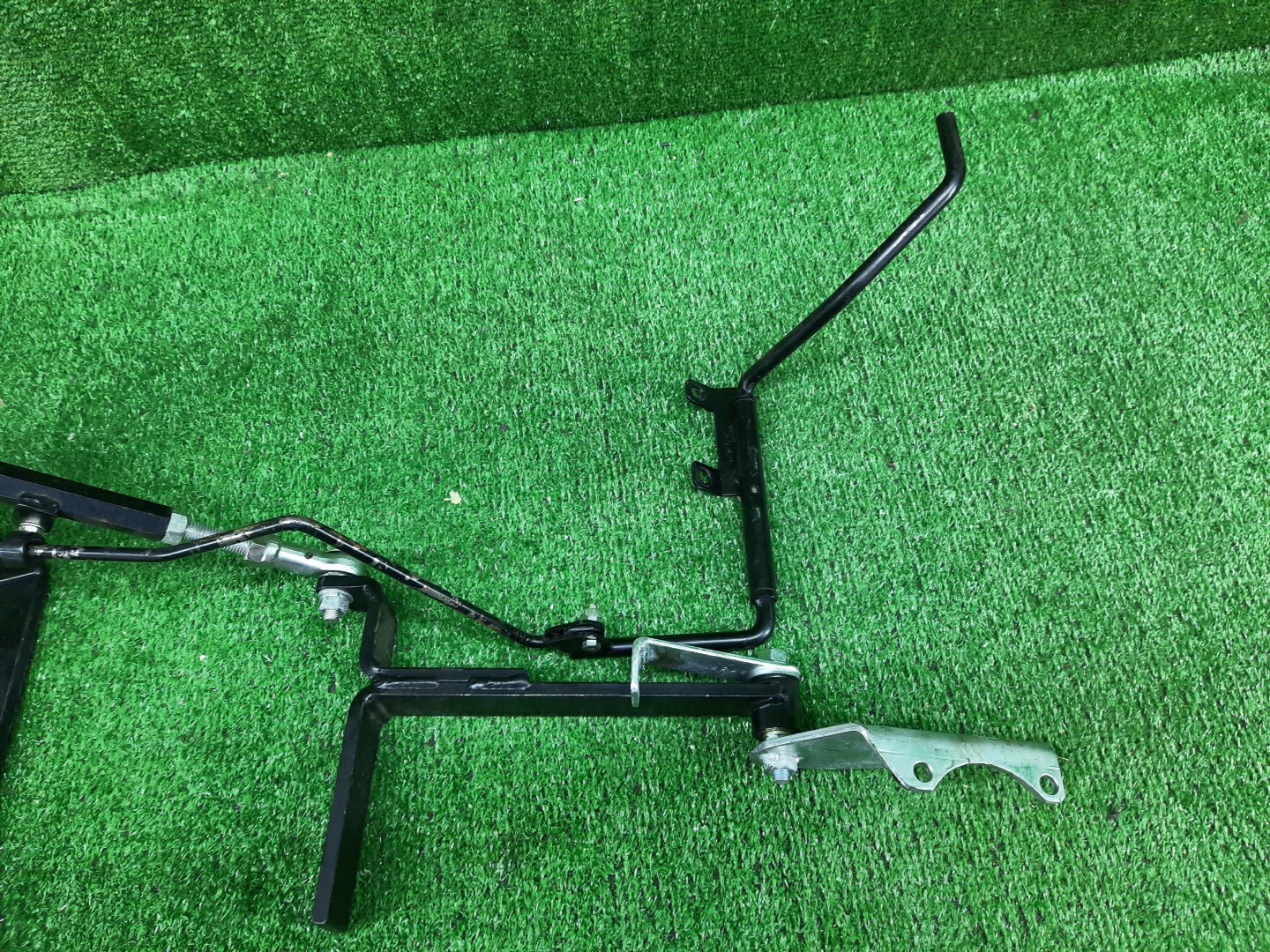 Педаль газа MAZDA AXELA BKEP 4 ракурс