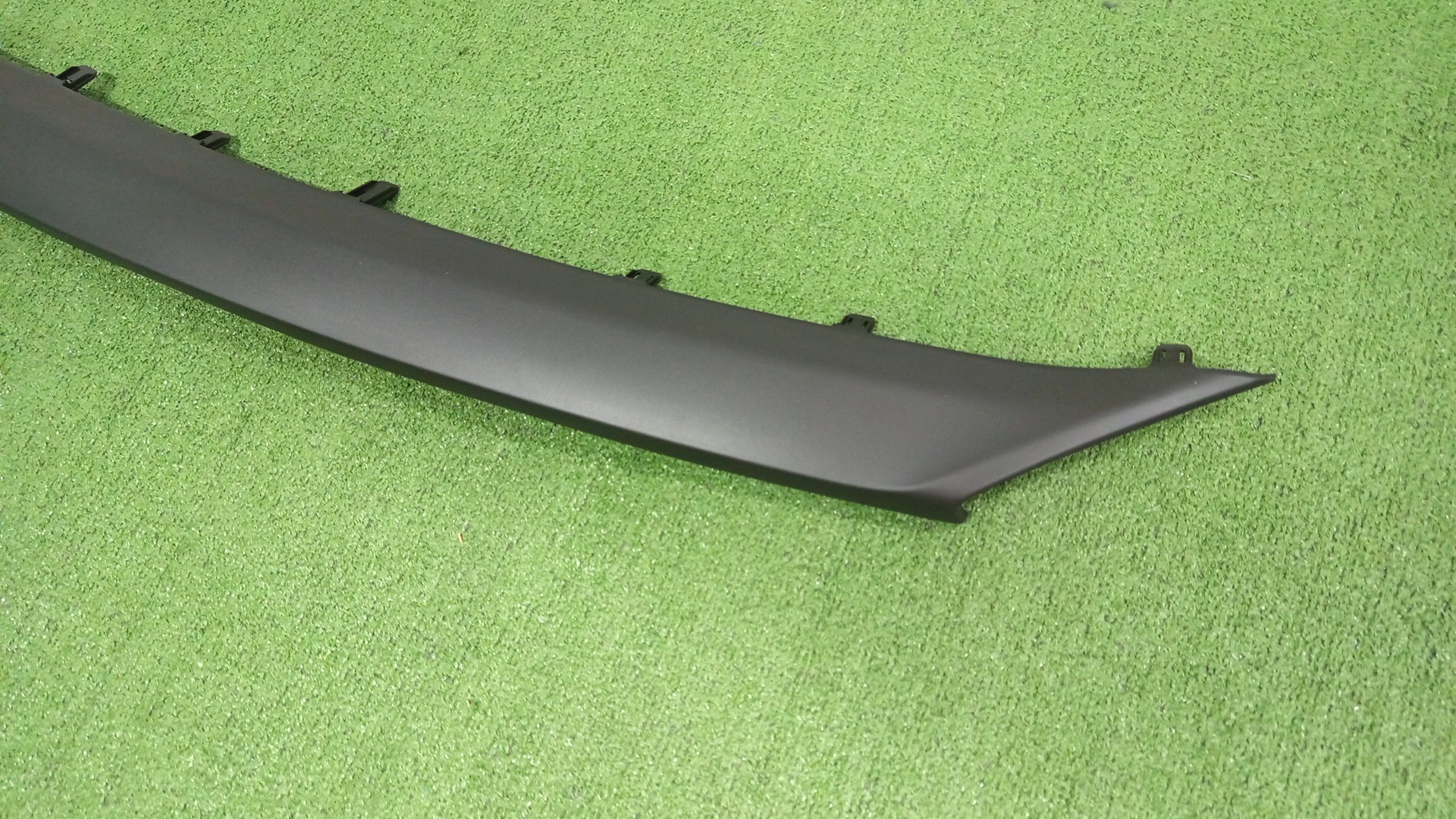 Заглушка бампера TOYOTA AQUA NHP10 52129-52200 3 ракурс