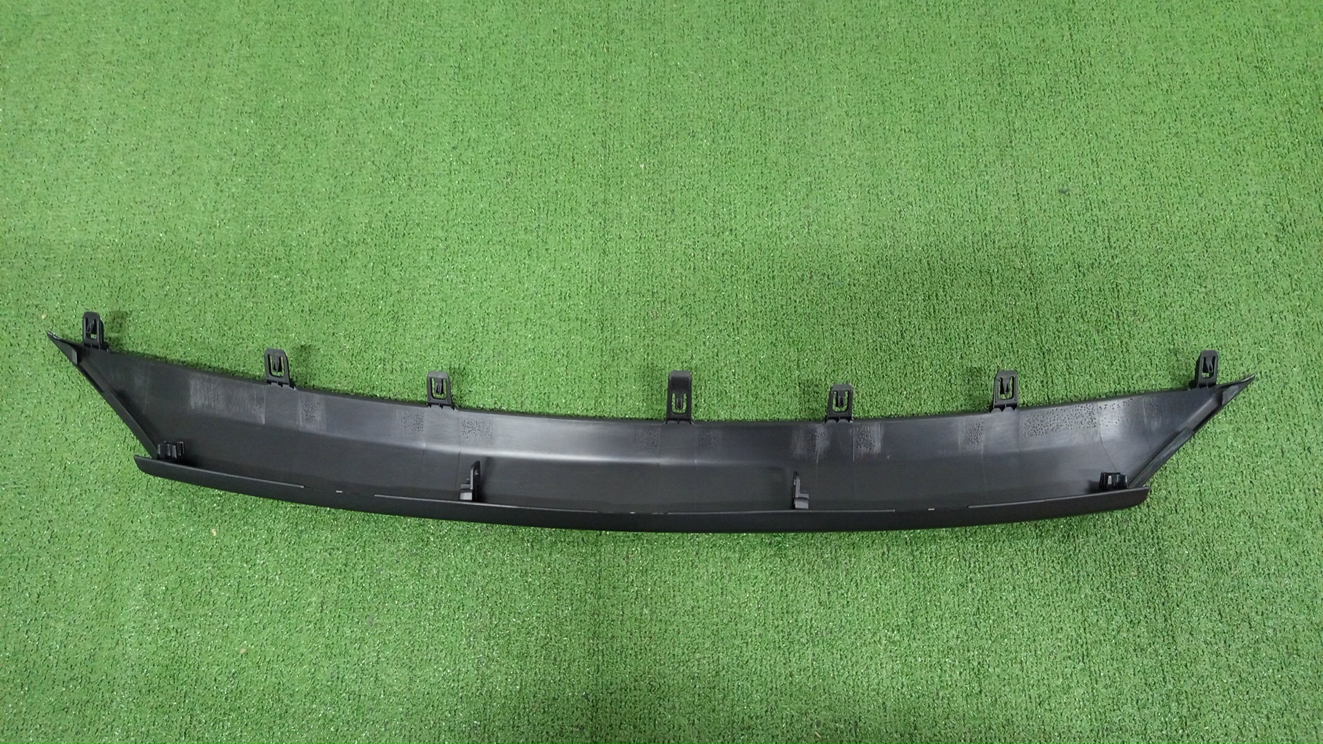Заглушка бампера TOYOTA AQUA NHP10 52129-52200 4 ракурс