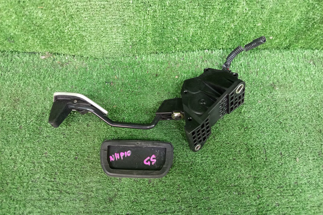 Педаль газа TOYOTA AQUA NHP10 1NZ-FXE 78110-WY020 2 ракурс