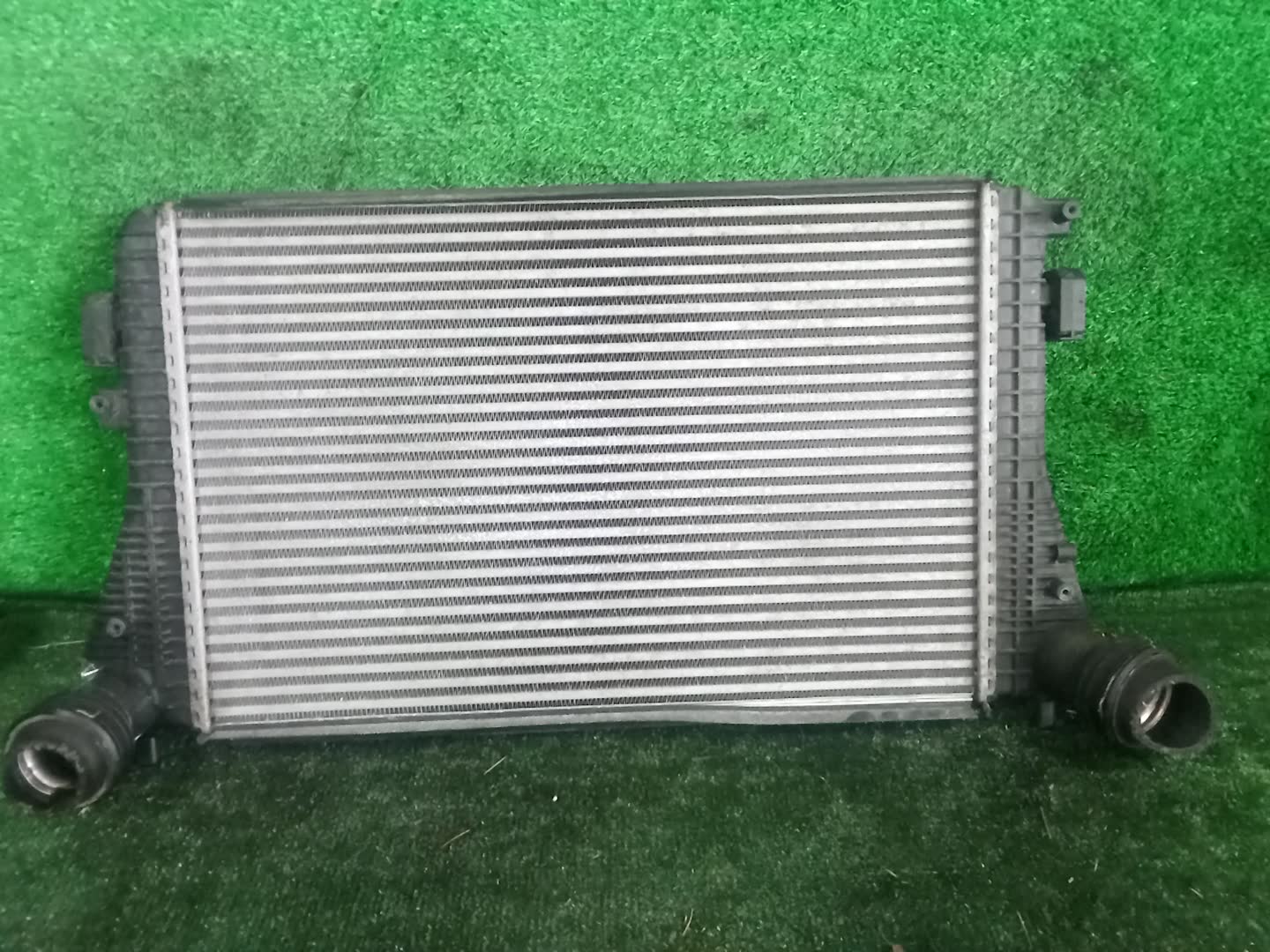 Радиатор интеркулера AUDI TT 8J3 BWA 1K0145803S 1 ракурс