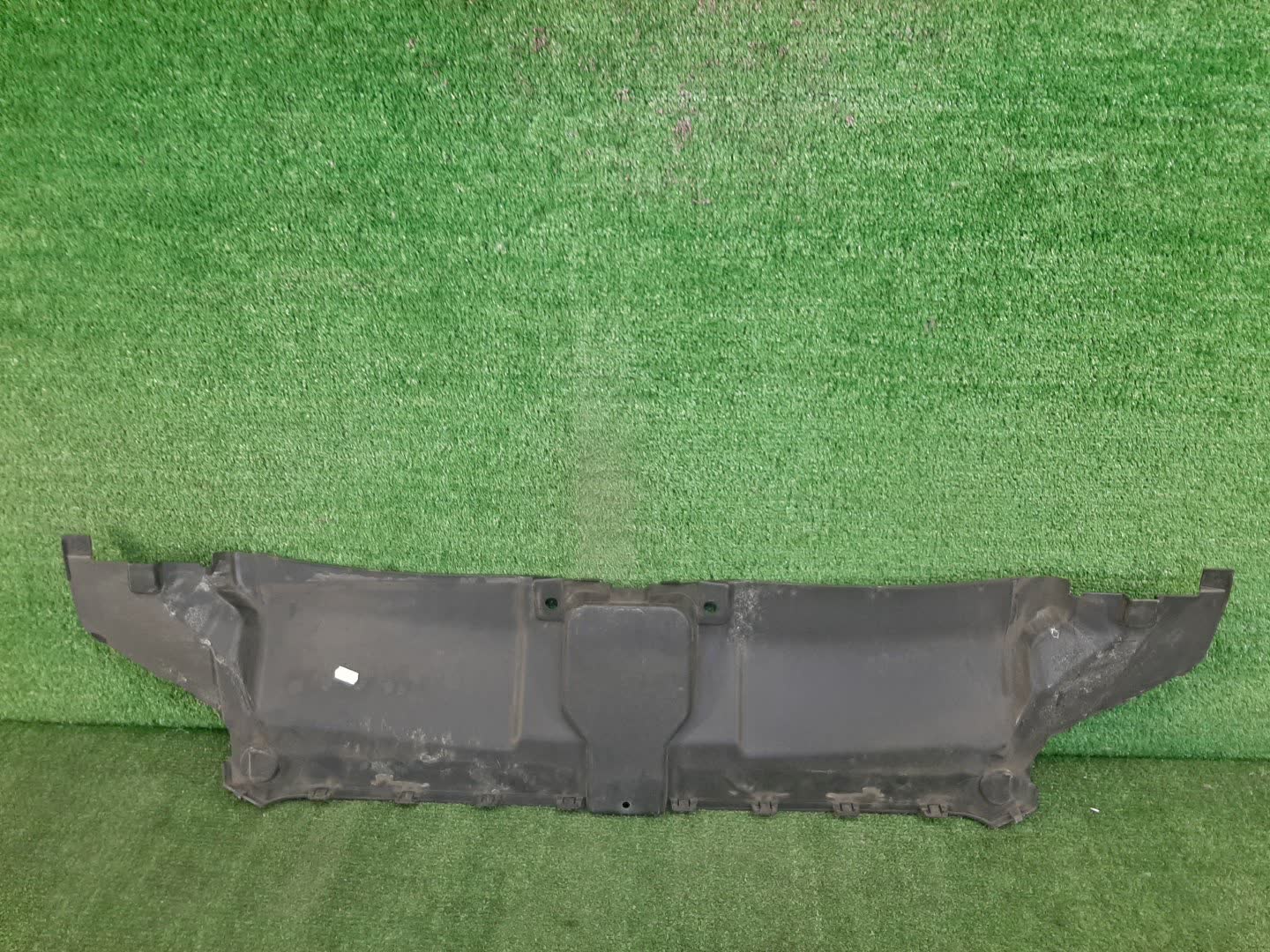 Защита замка капота AUDI A6 4G2, C7, 4G5 4G0807081 2 ракурс