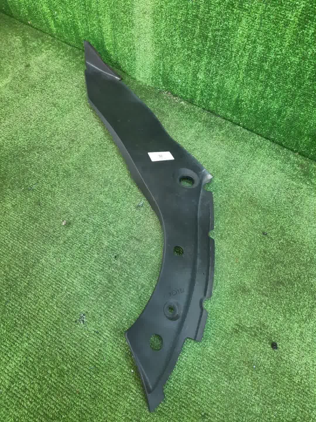 Защита замка капота левая HONDA CIVIC FK7 74207-TGG-E000 1 ракурс