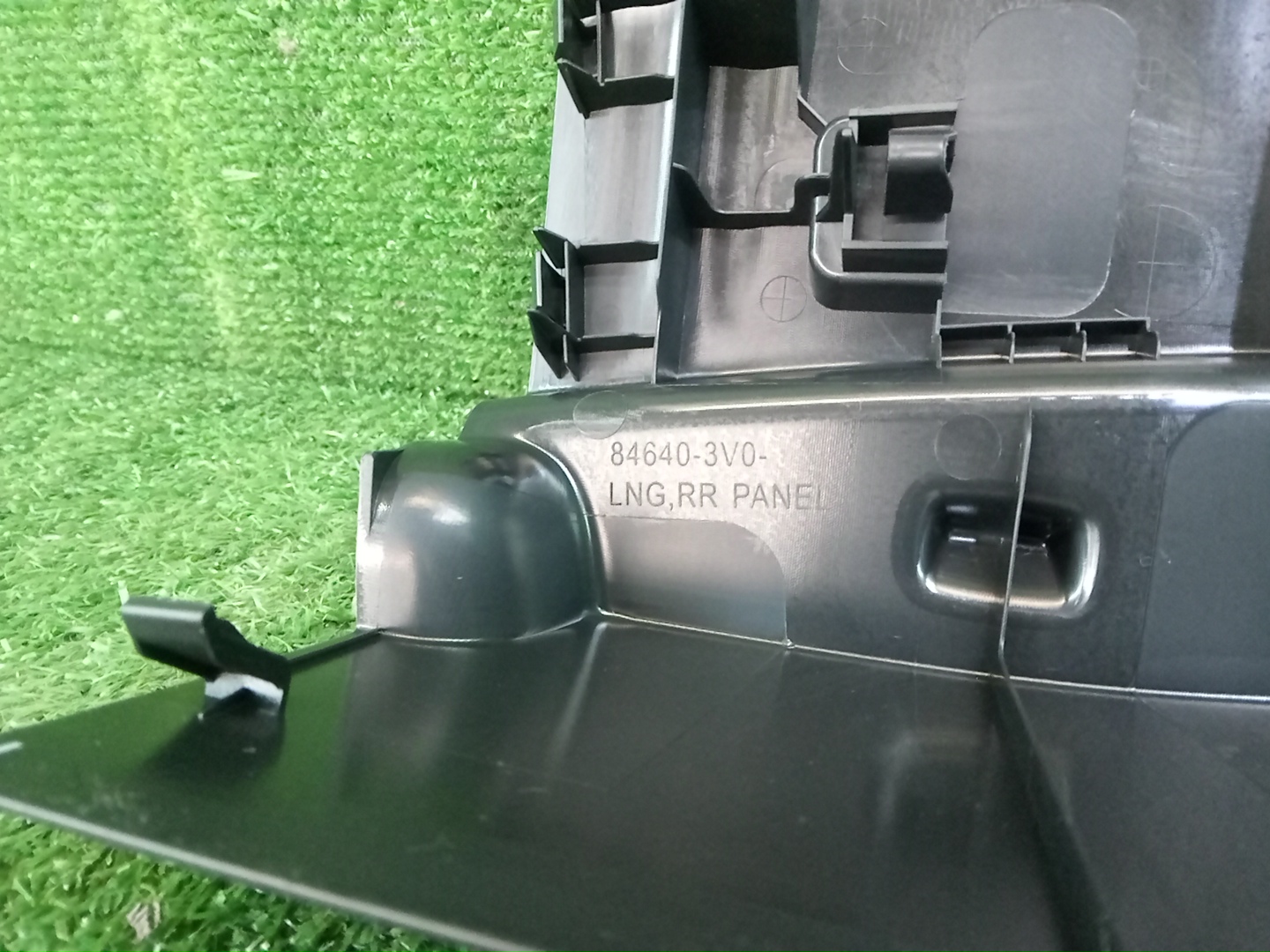 Накладка замка багажника HONDA ZR-V RZ3 84640-3V0-J02ZA 4 ракурс