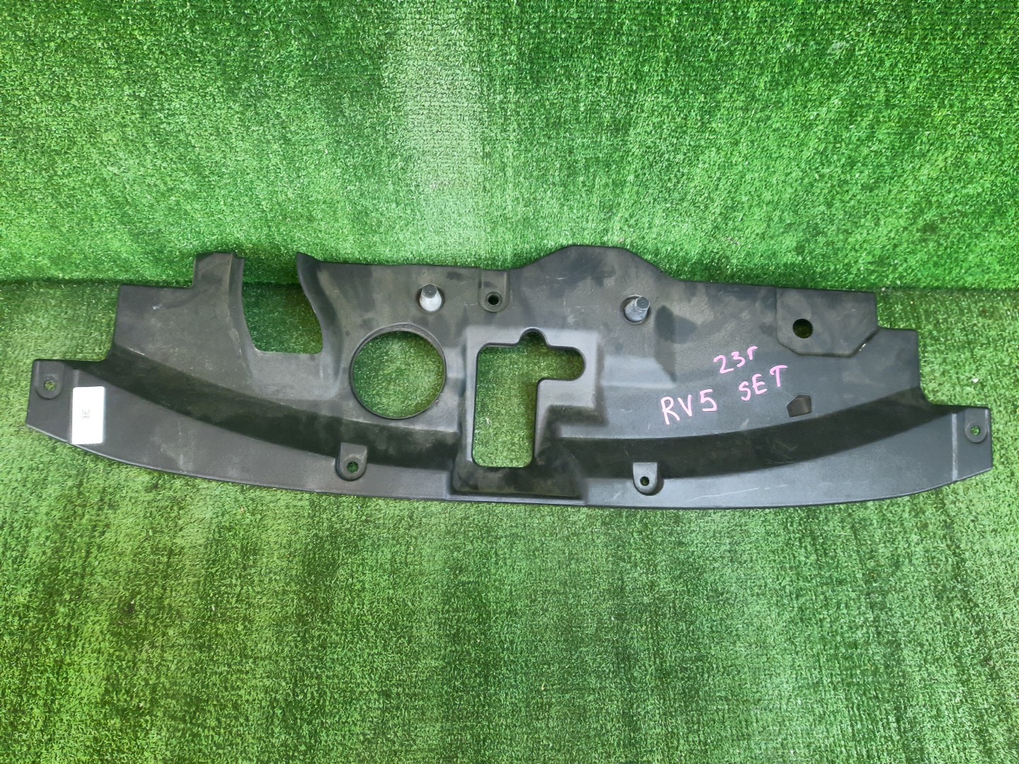 Защита замка капота HONDA VEZEL RV5 71320-3N0-000 1 ракурс