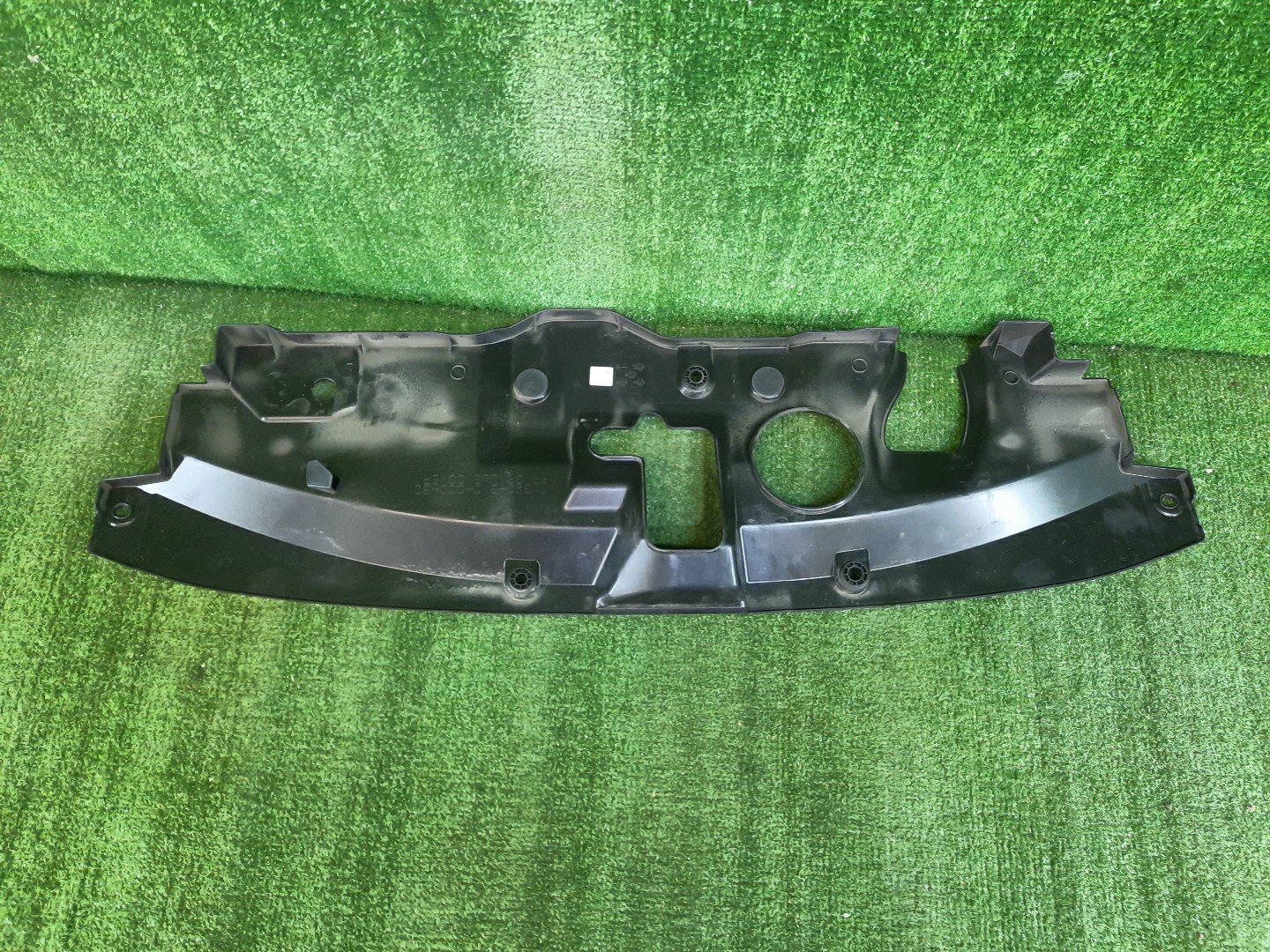 Защита замка капота HONDA VEZEL RV5 71320-3N0-000 2 ракурс