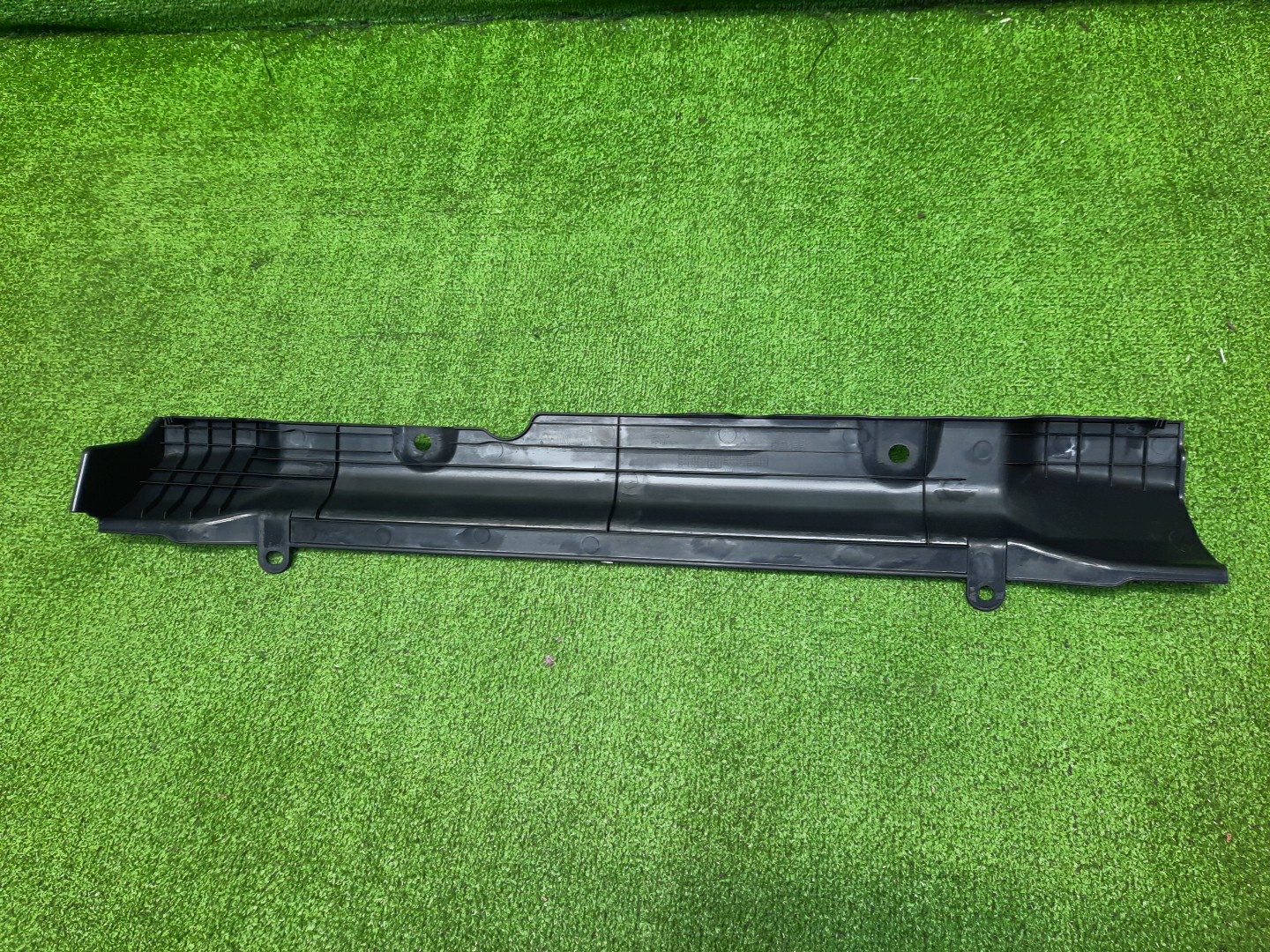 Защита замка капота TOYOTA SEQUOIA VXKH85L 16594-F4010 2 ракурс