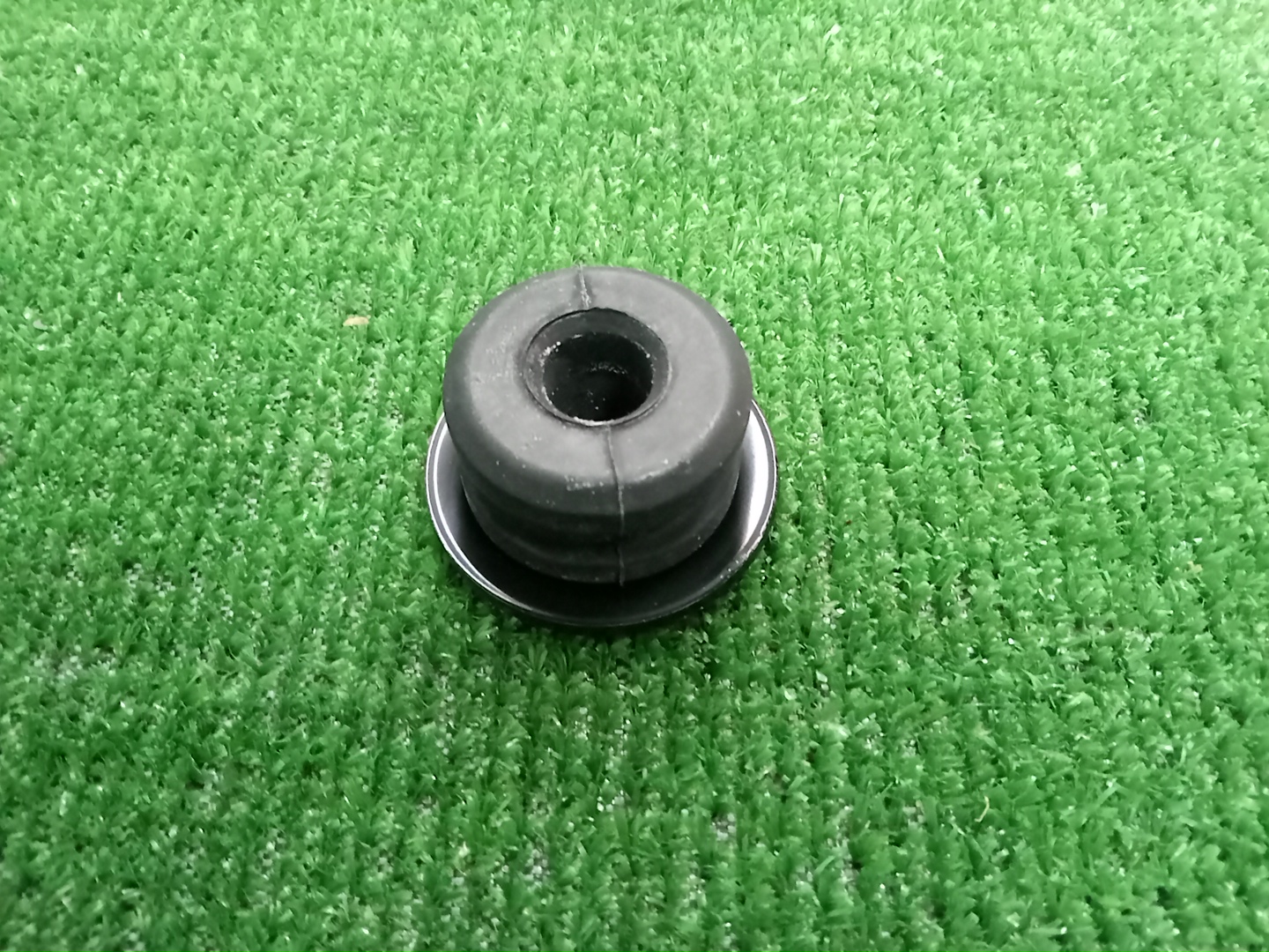 Втулка амортизатора задняя TOYOTA LAND CRUISER PRADO GDJ150 48505-60090 1 ракурс