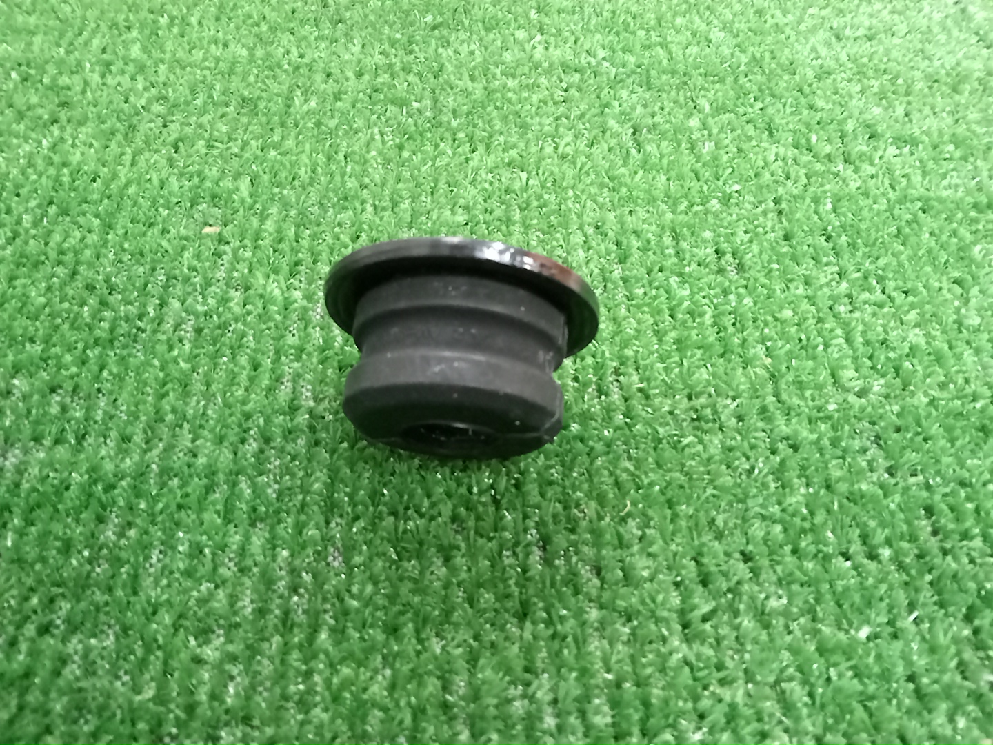 Втулка амортизатора задняя TOYOTA LAND CRUISER PRADO GDJ150 48505-60090 2 ракурс