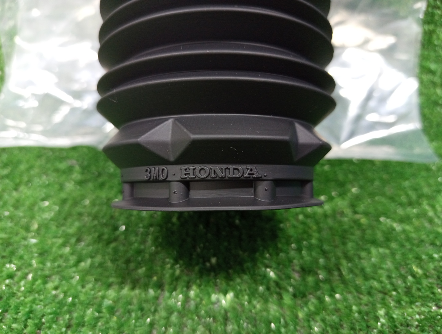 Пыльник стойки передний HONDA VEZEL RV4 51686-3M0-J01 2 ракурс