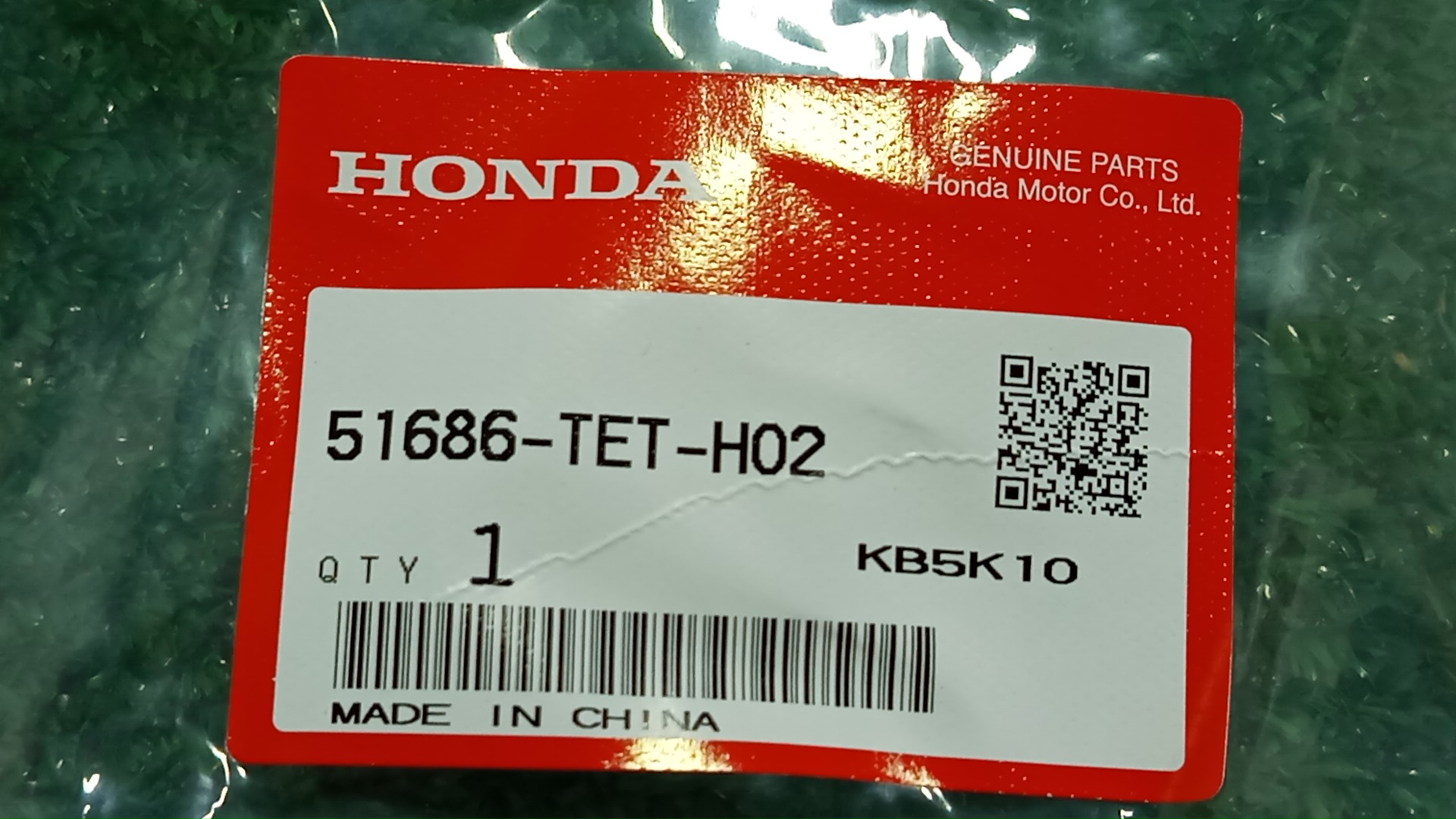 Пыльник стойки передний HONDA CIVIC FK7 51686-TET-H02 2 ракурс